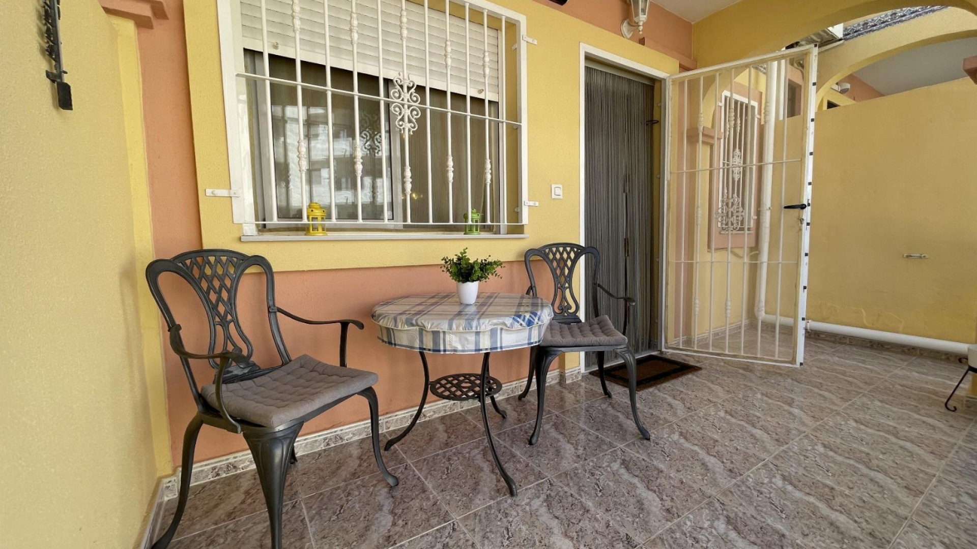 Resale - Townhouse - Villamartin - bosque de las lomas