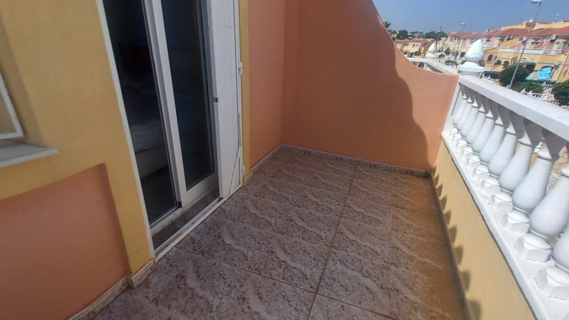 Resale - Townhouse - Villamartin - bosque de las lomas