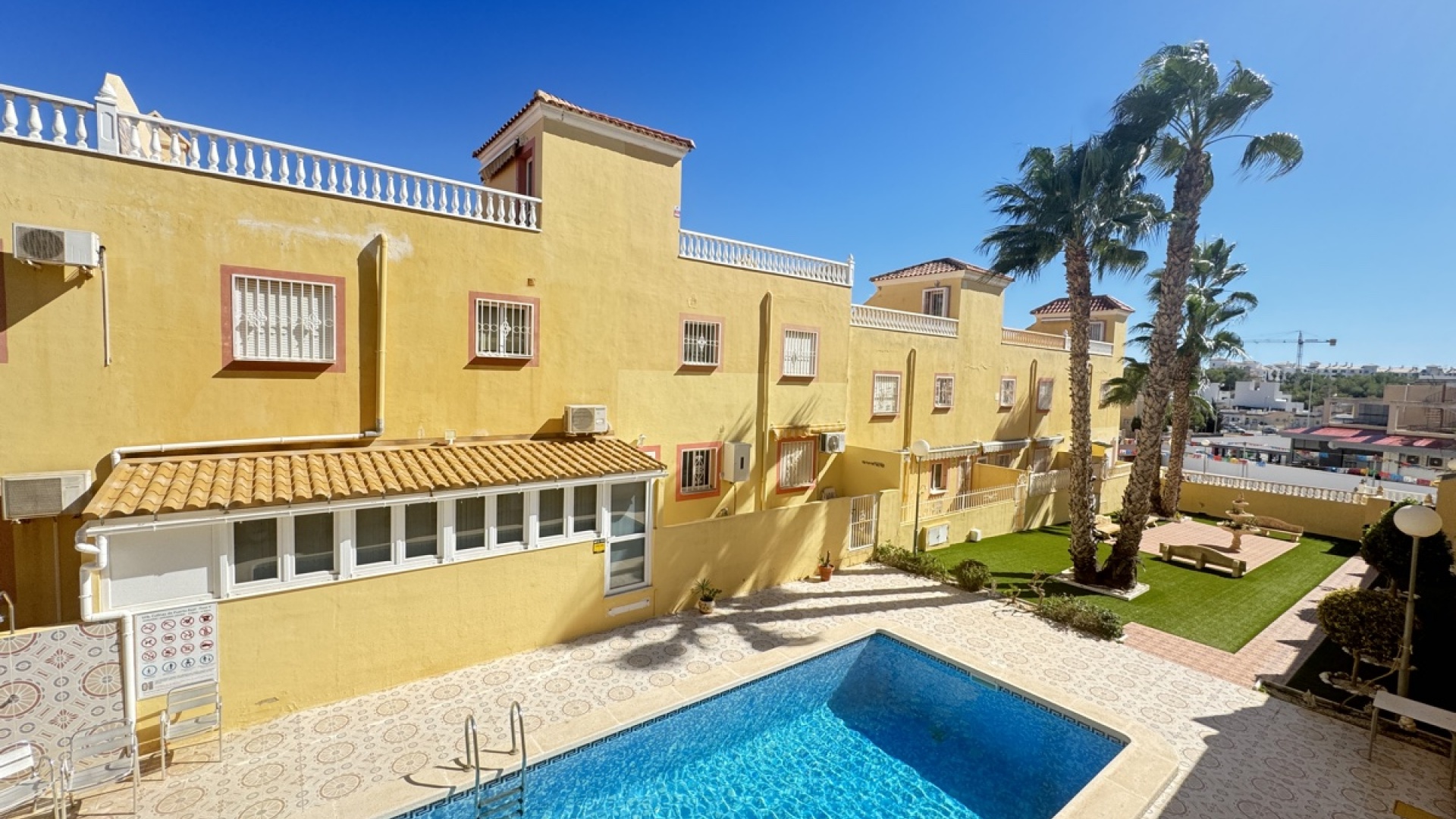 Resale - Townhouse - Villamartin