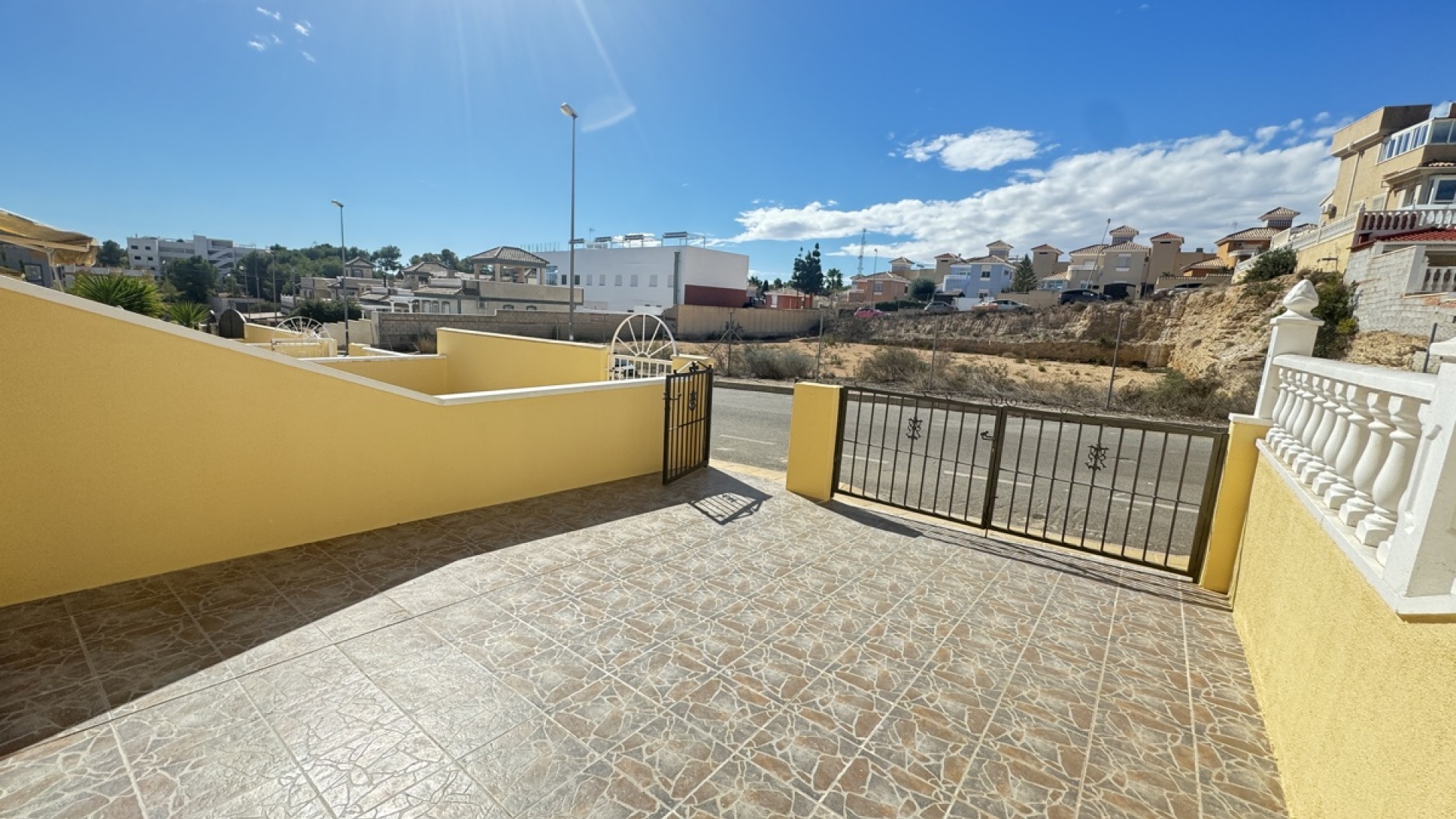 Resale - Townhouse - Villamartin