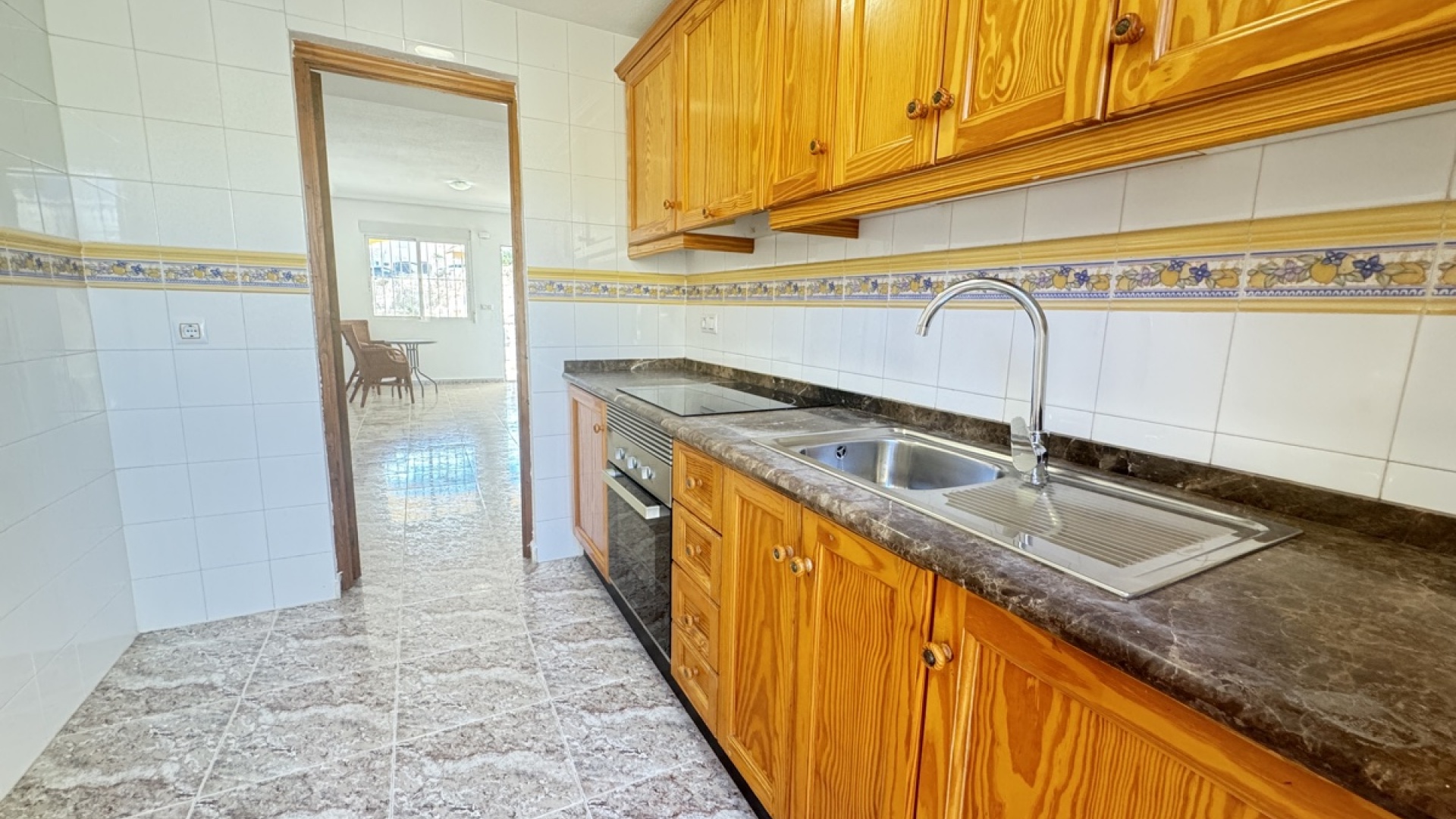 Resale - Townhouse - Villamartin