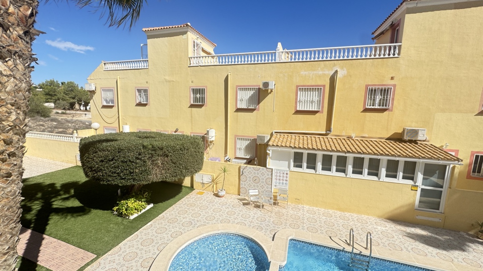 Resale - Townhouse - Villamartin