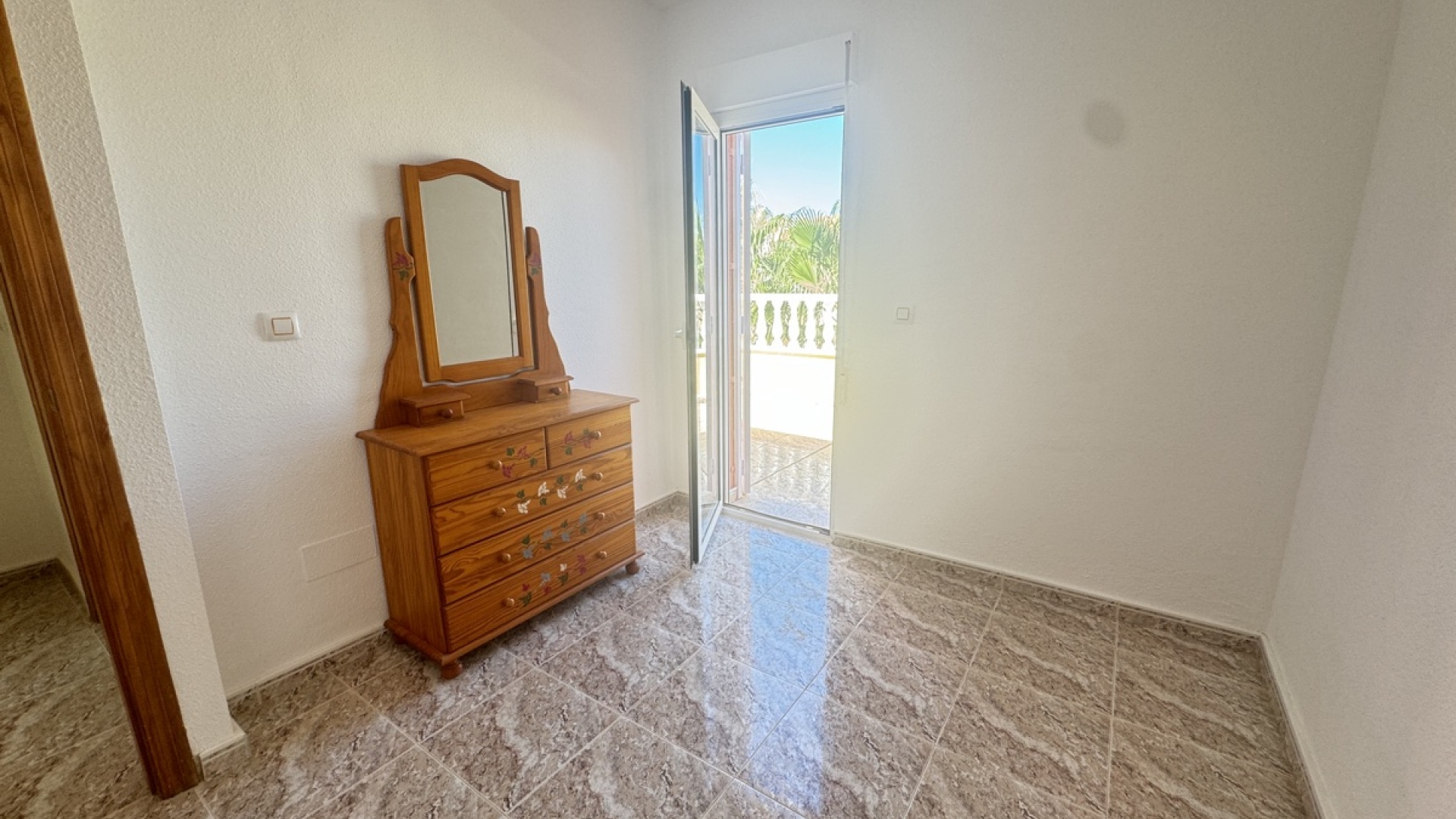 Resale - Townhouse - Villamartin