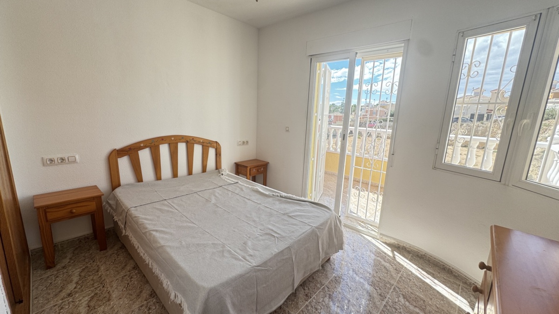 Resale - Townhouse - Villamartin