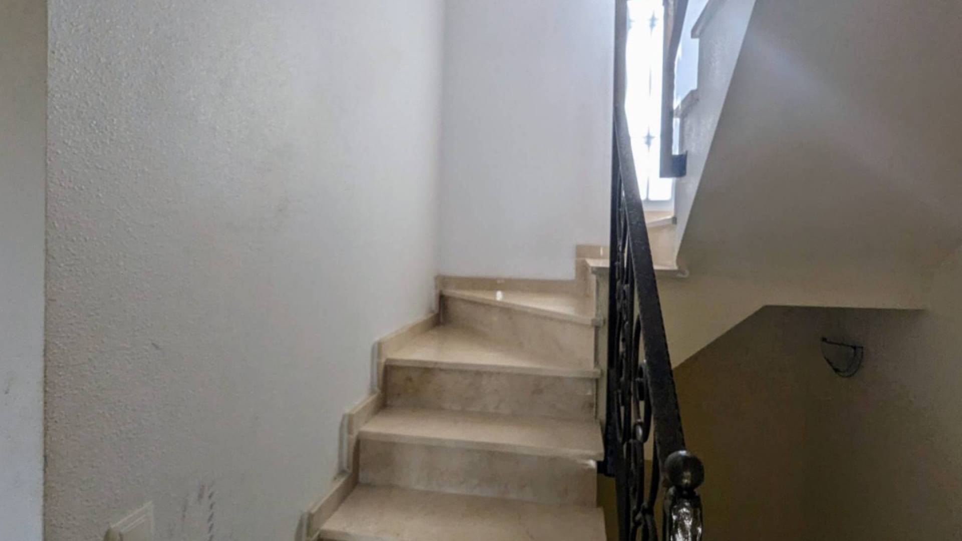 Resale - Townhouse - Villamartin