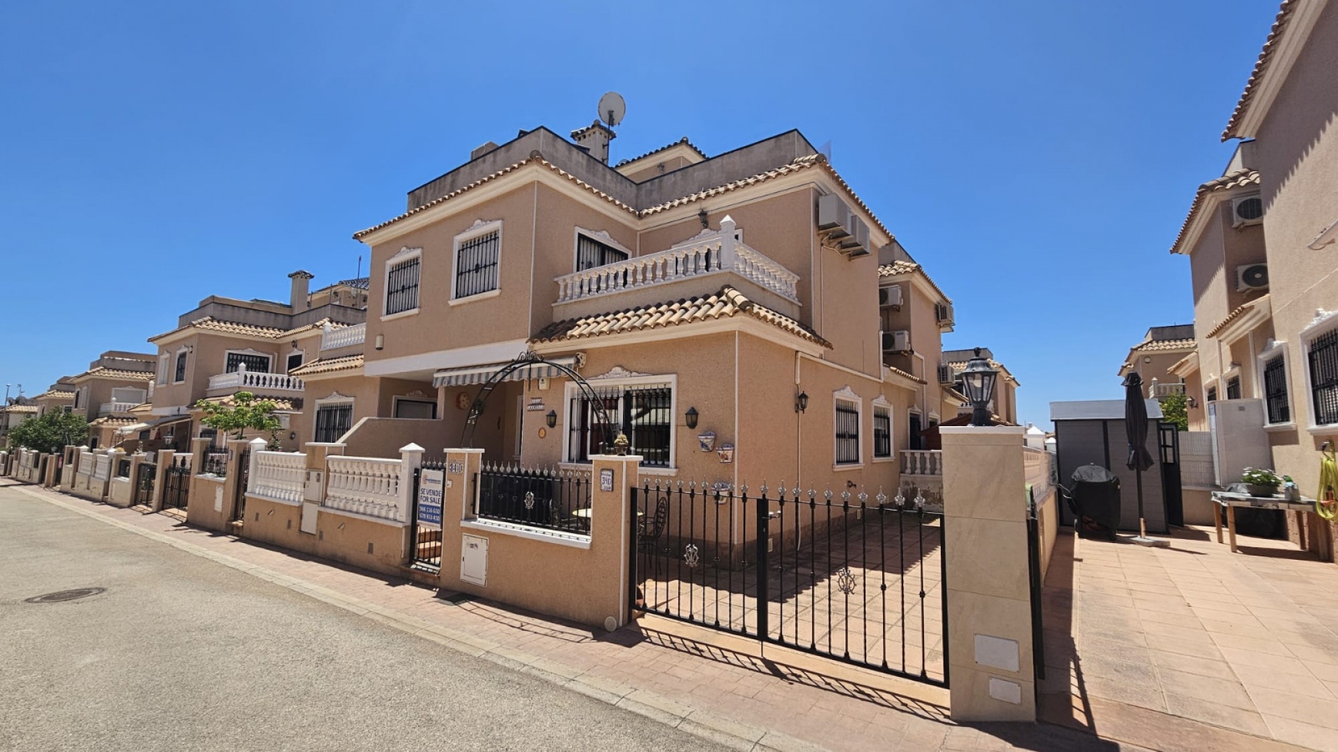 Resale - Villa - Cabo Roig - la regia