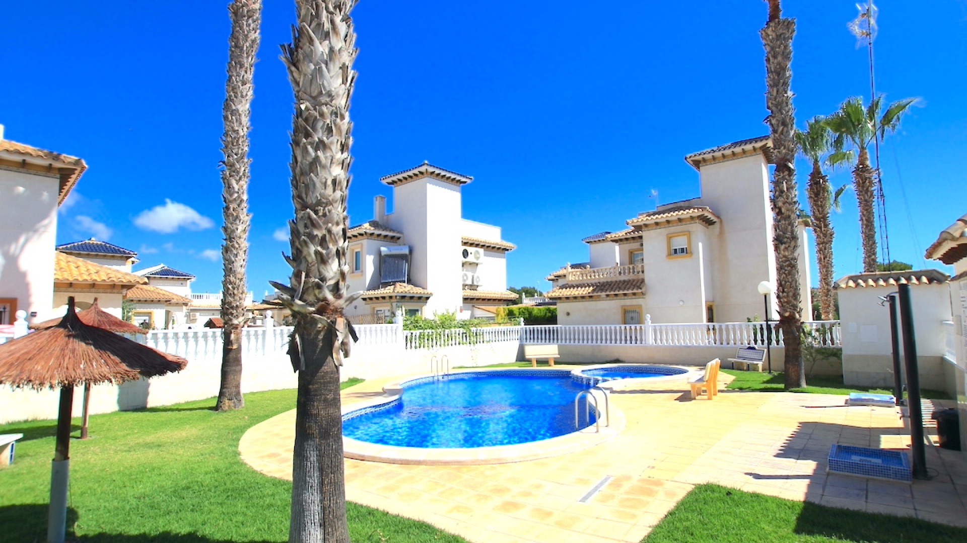 Resale - Villa - Cabo Roig - la regia