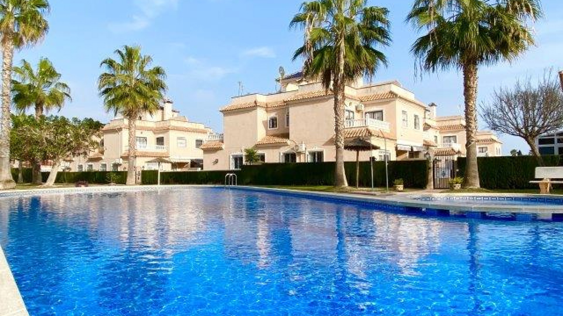 Resale - Villa - Cabo Roig - la regia