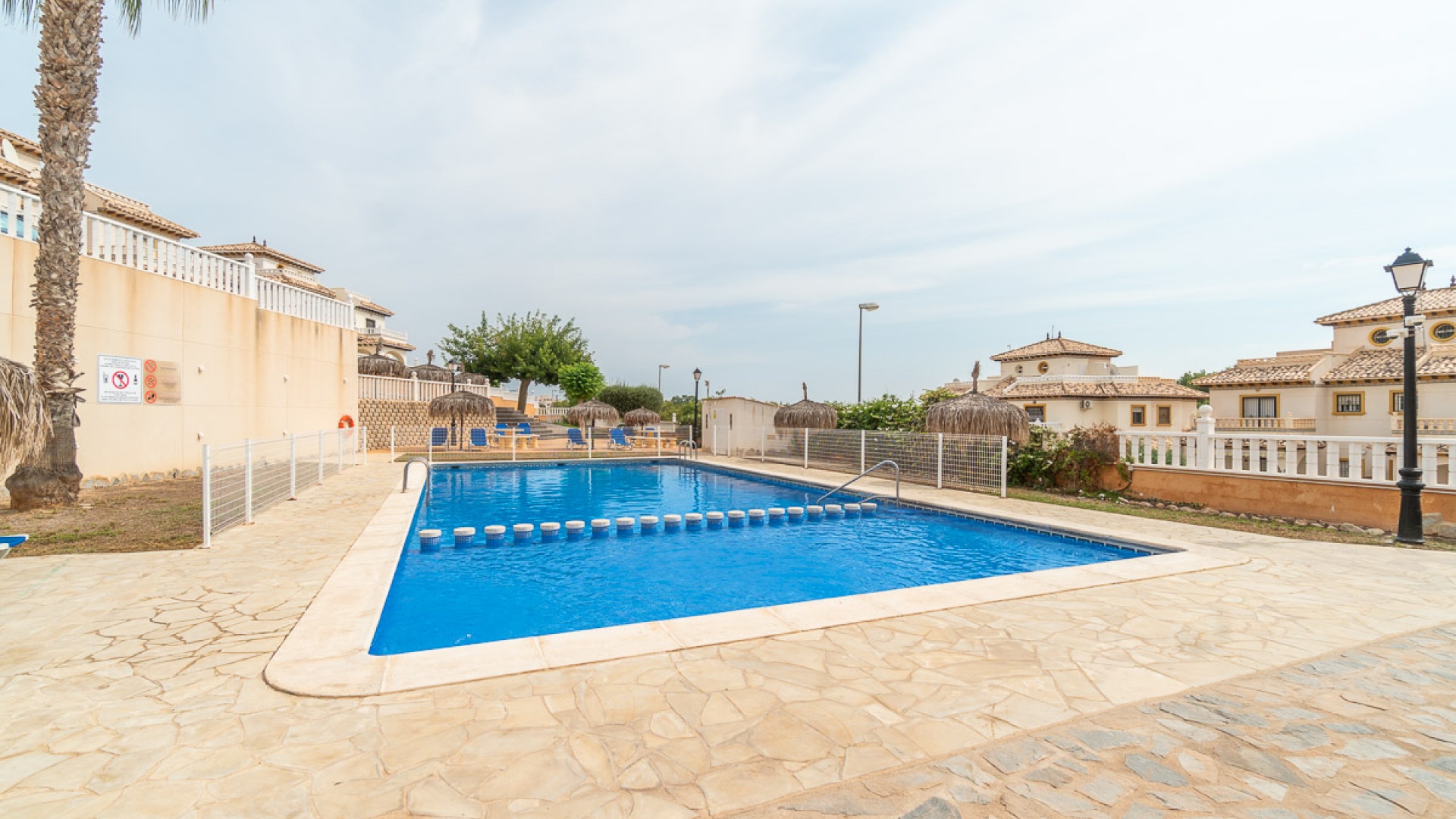 Resale - Villa - Cabo Roig - Lomas de Cabo Roig