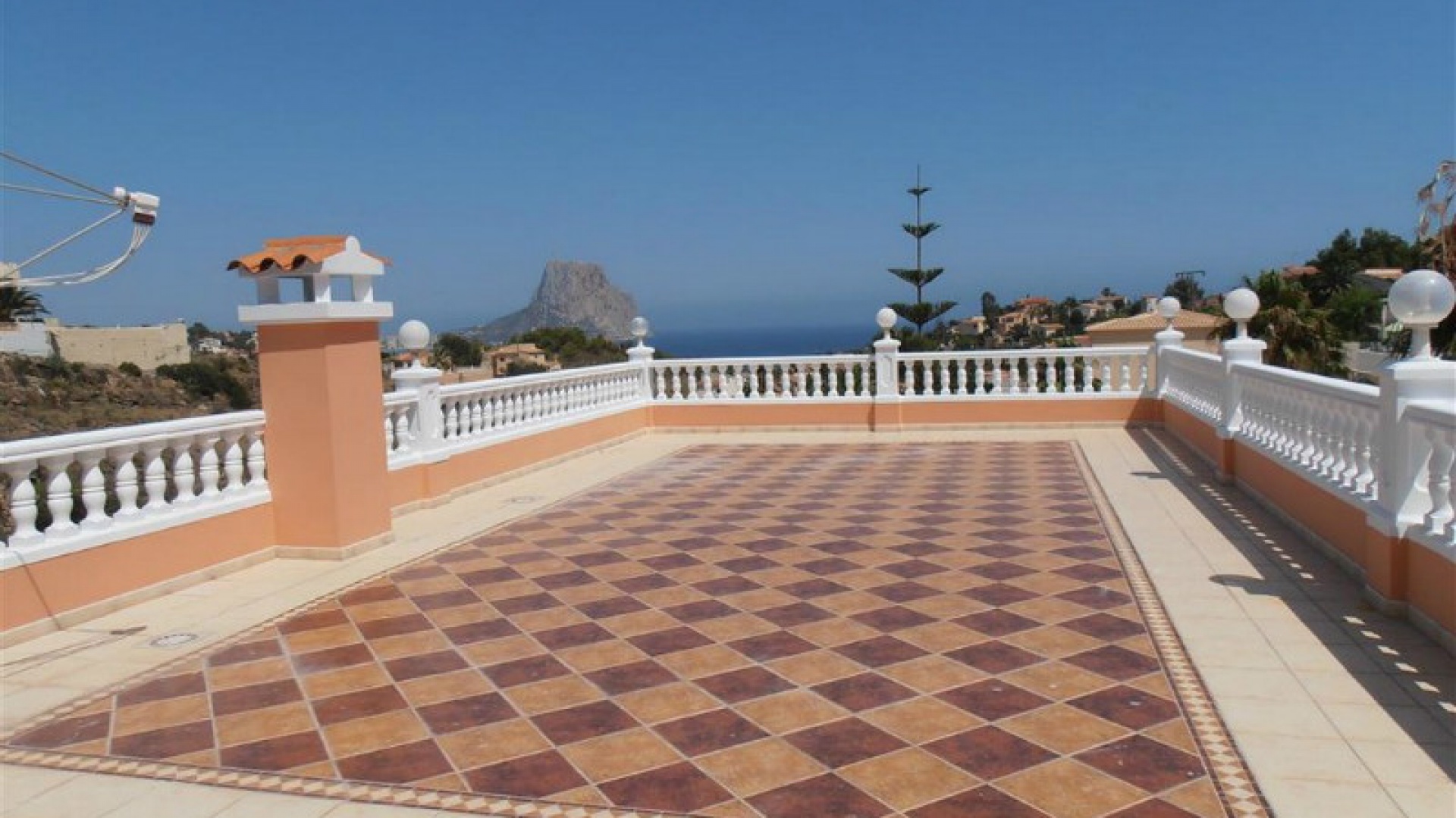 Resale - Villa - Calpe