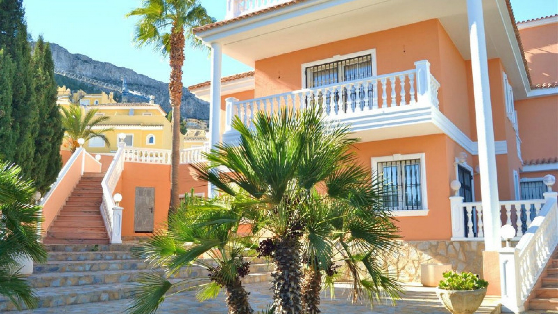 Resale - Villa - Calpe