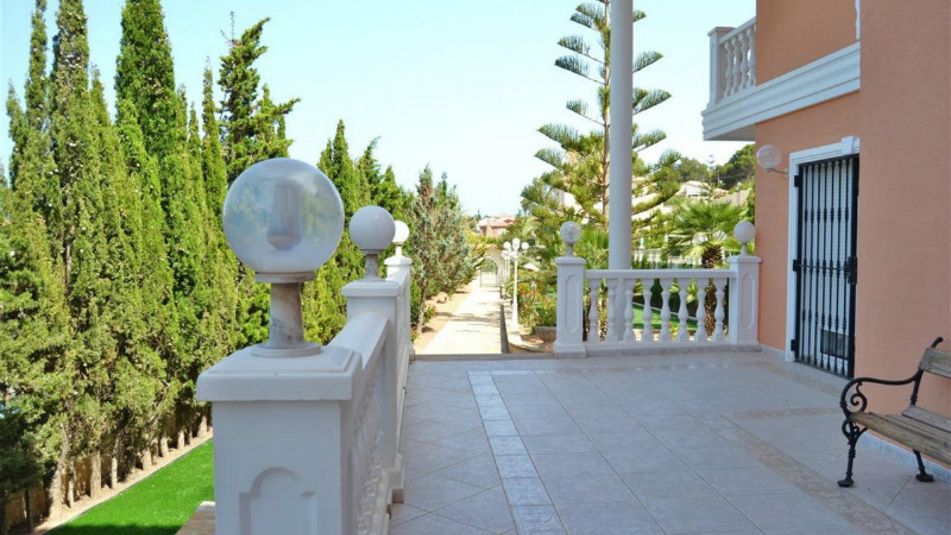 Resale - Villa - Calpe