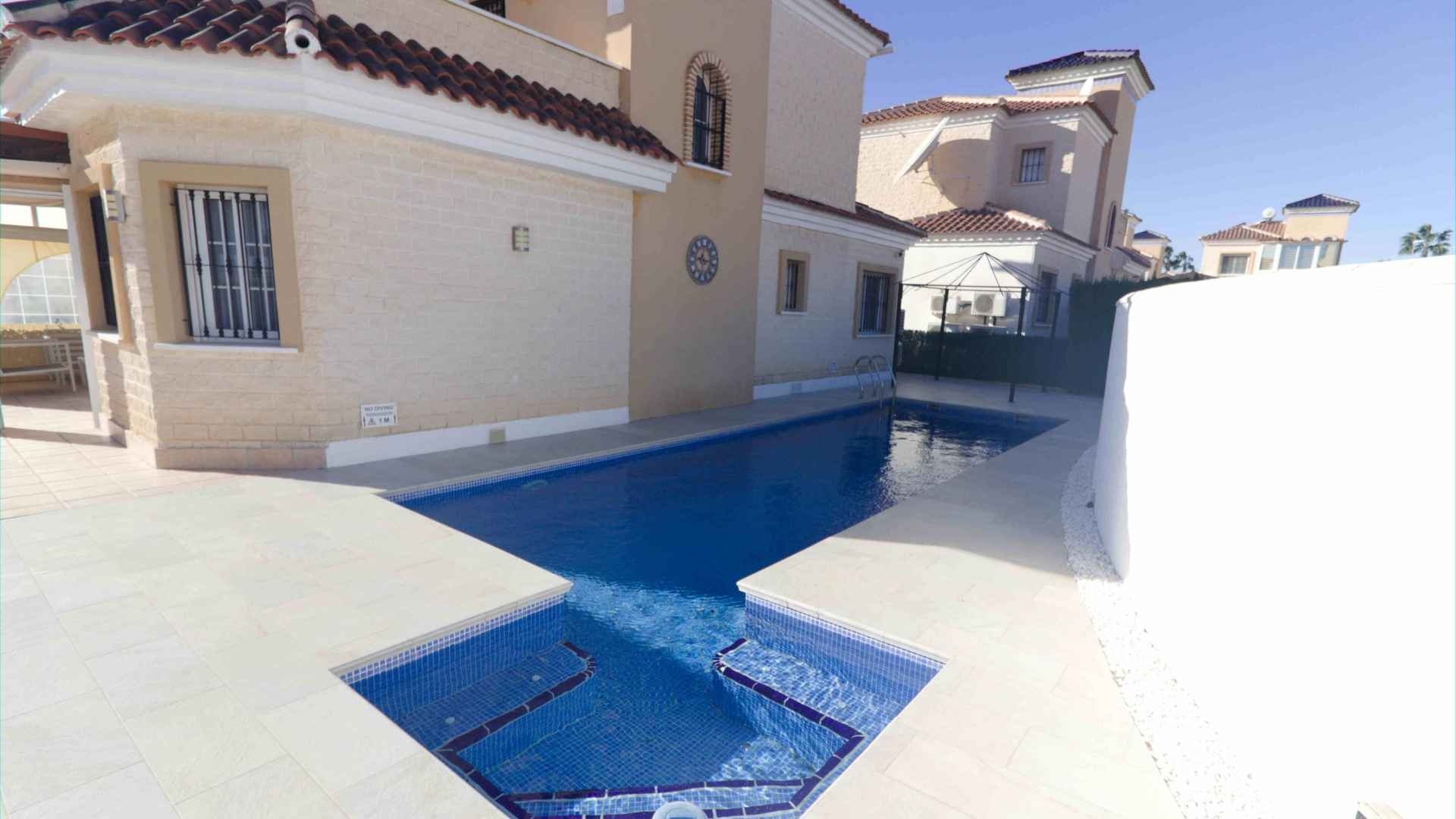 Resale - Villa - Guardamar del Segura - El Raso