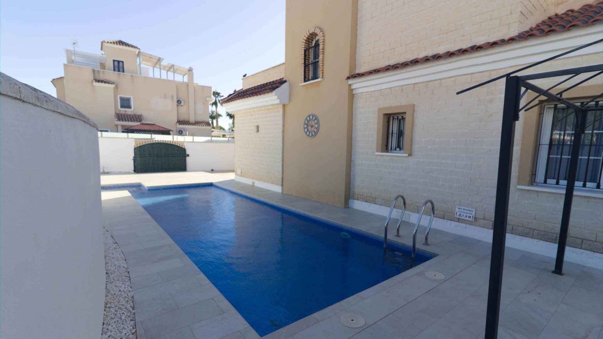 Resale - Villa - Guardamar del Segura - El Raso