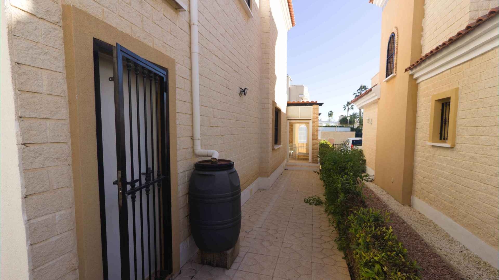 Resale - Villa - Guardamar del Segura - El Raso