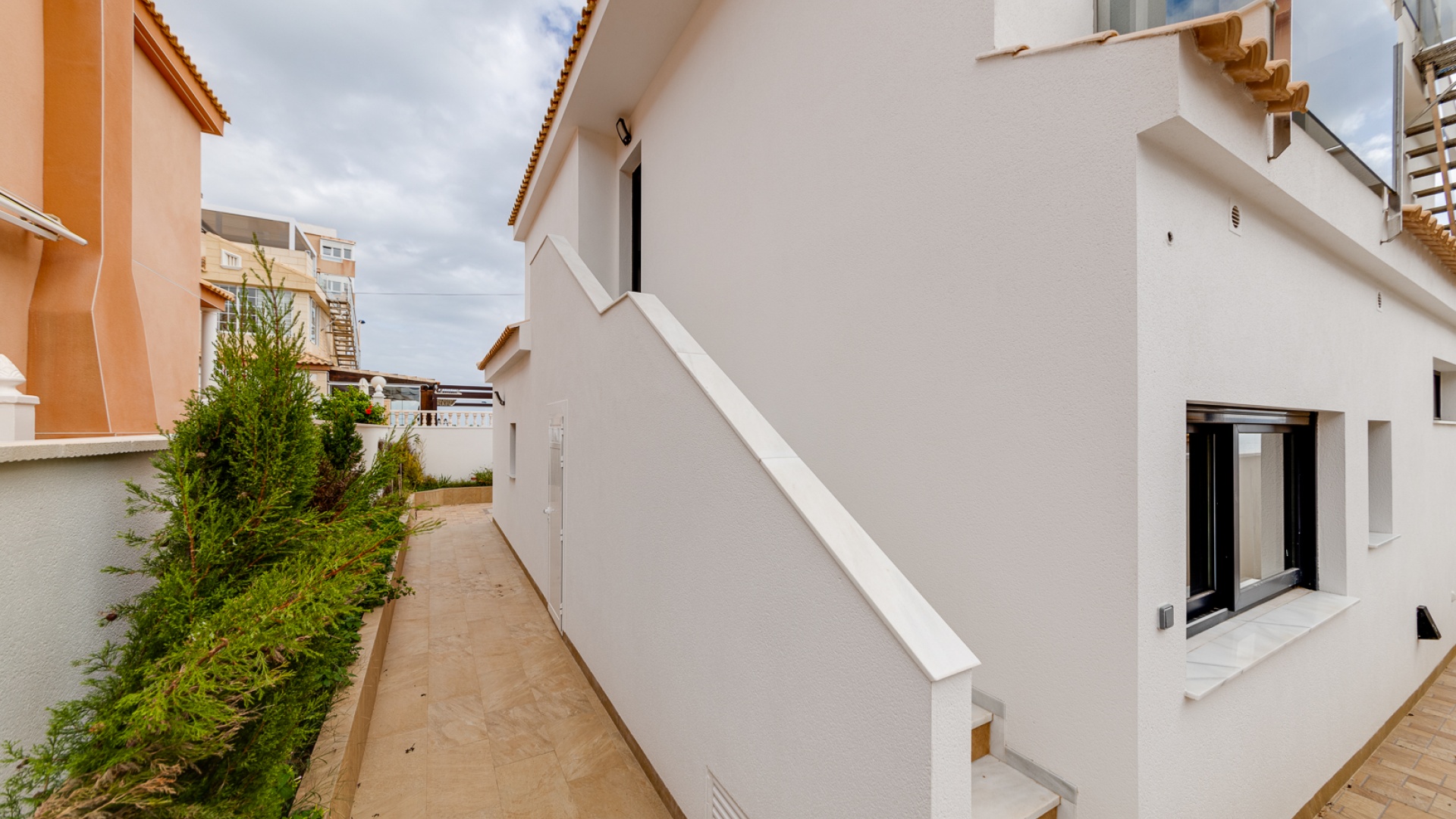 Resale - Villa - La Mata - 1st Line to the Sea