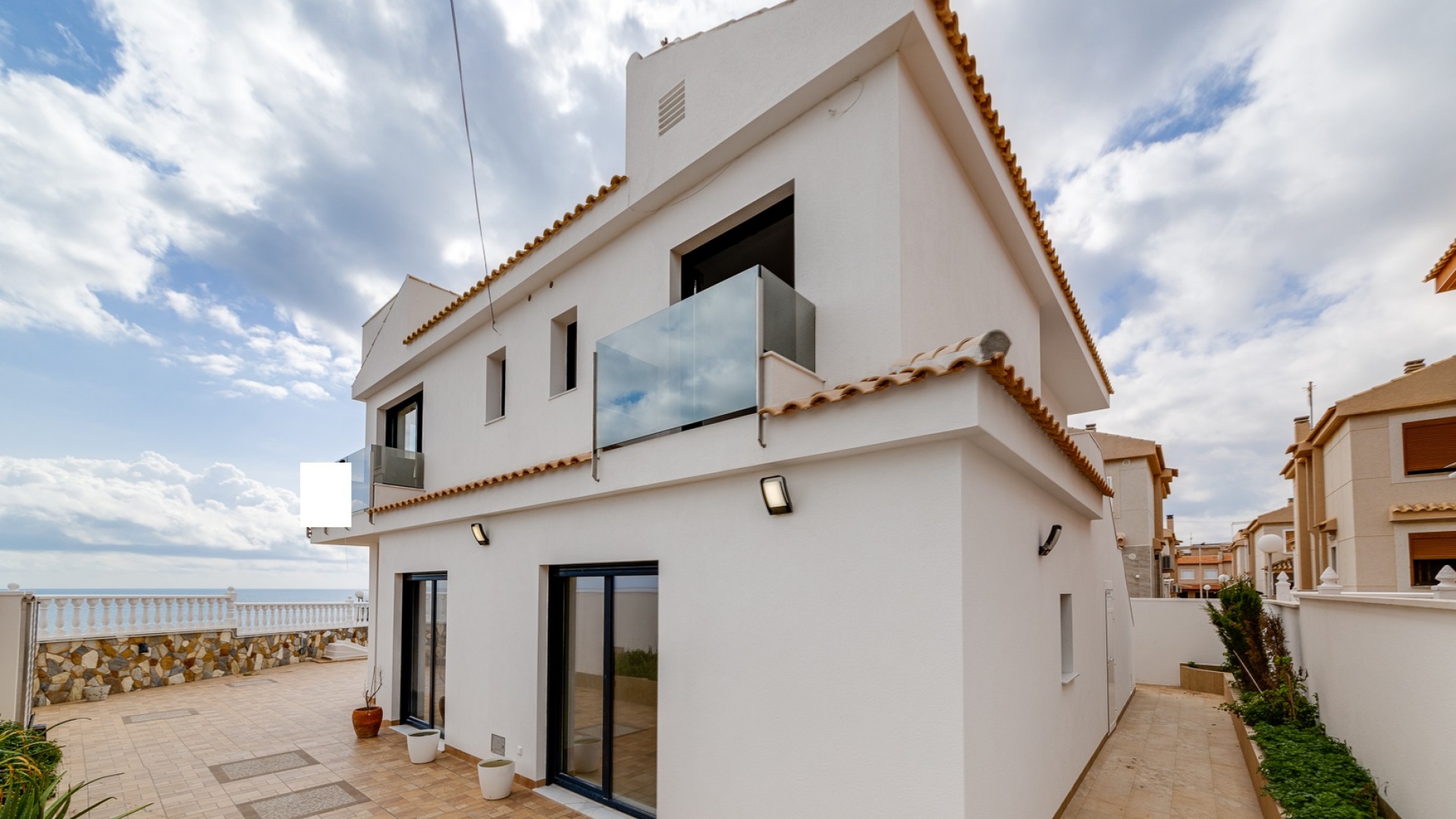 Resale - Villa - La Mata - 1st Line to the Sea