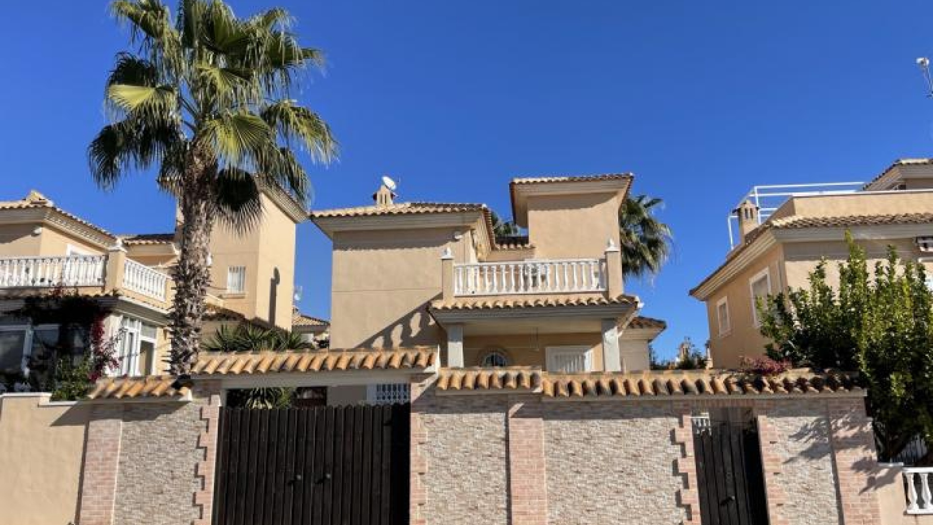 Resale - Villa - Los Altos - royal park