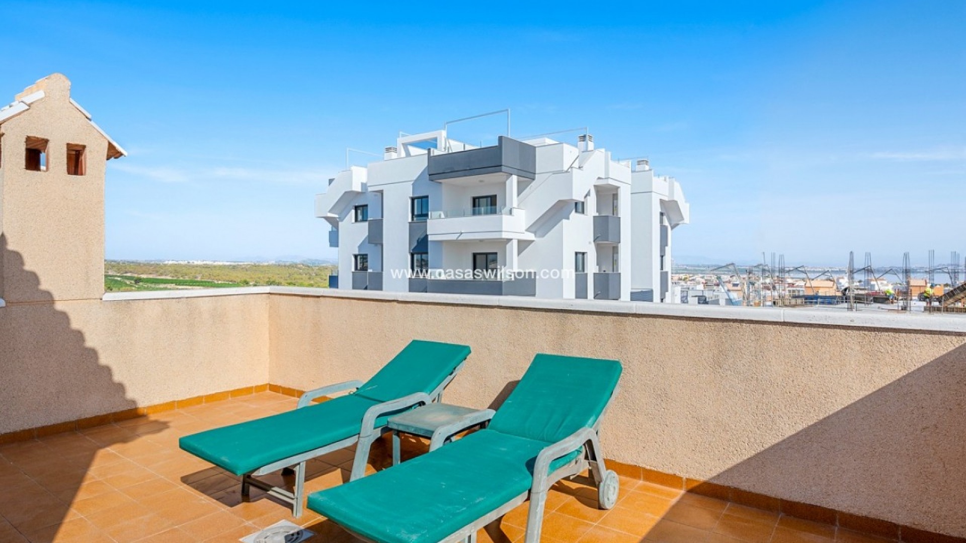 Resale - Villa - Los Altos - villas del duque