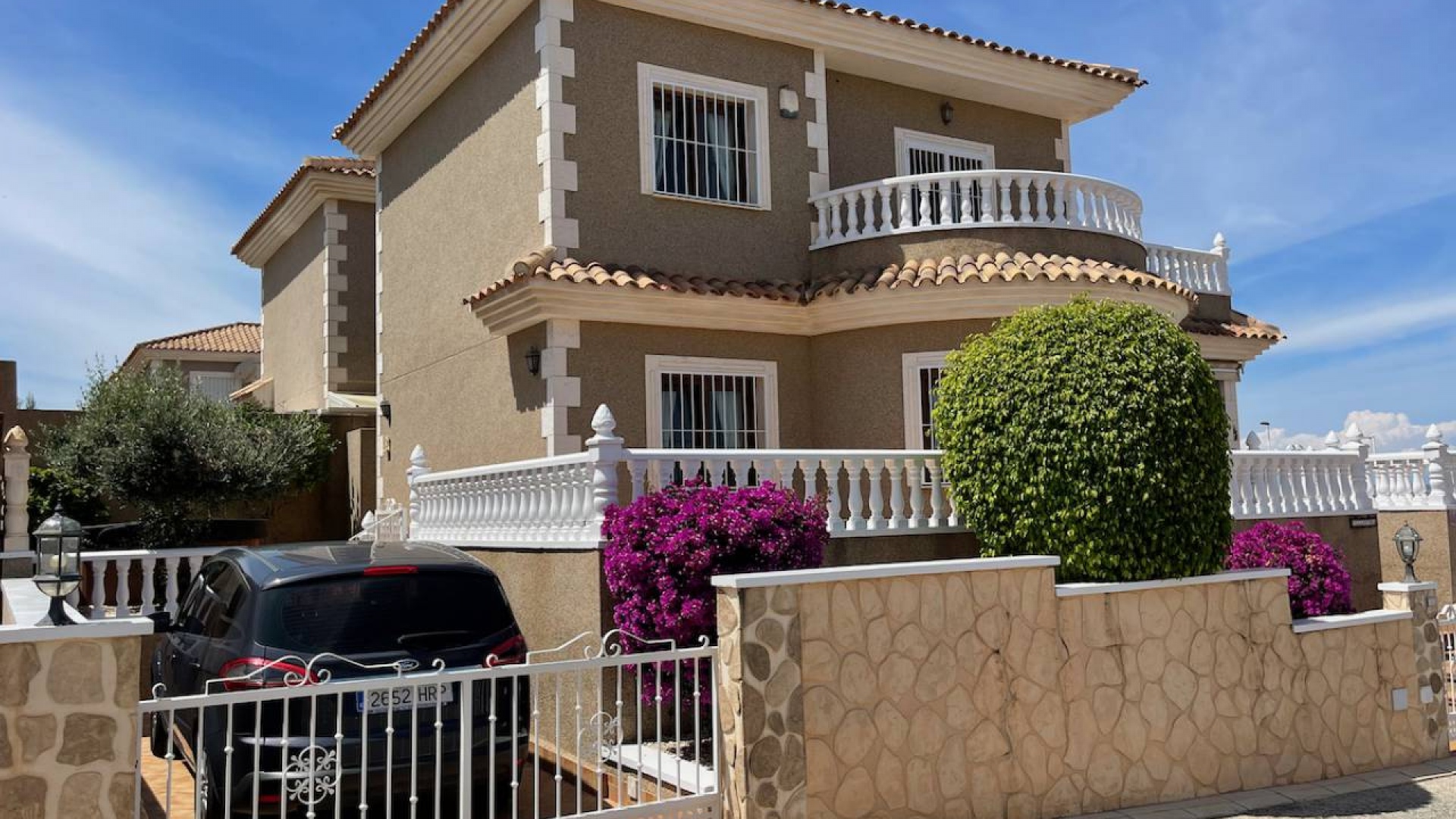 Resale - Villa - Los Altos