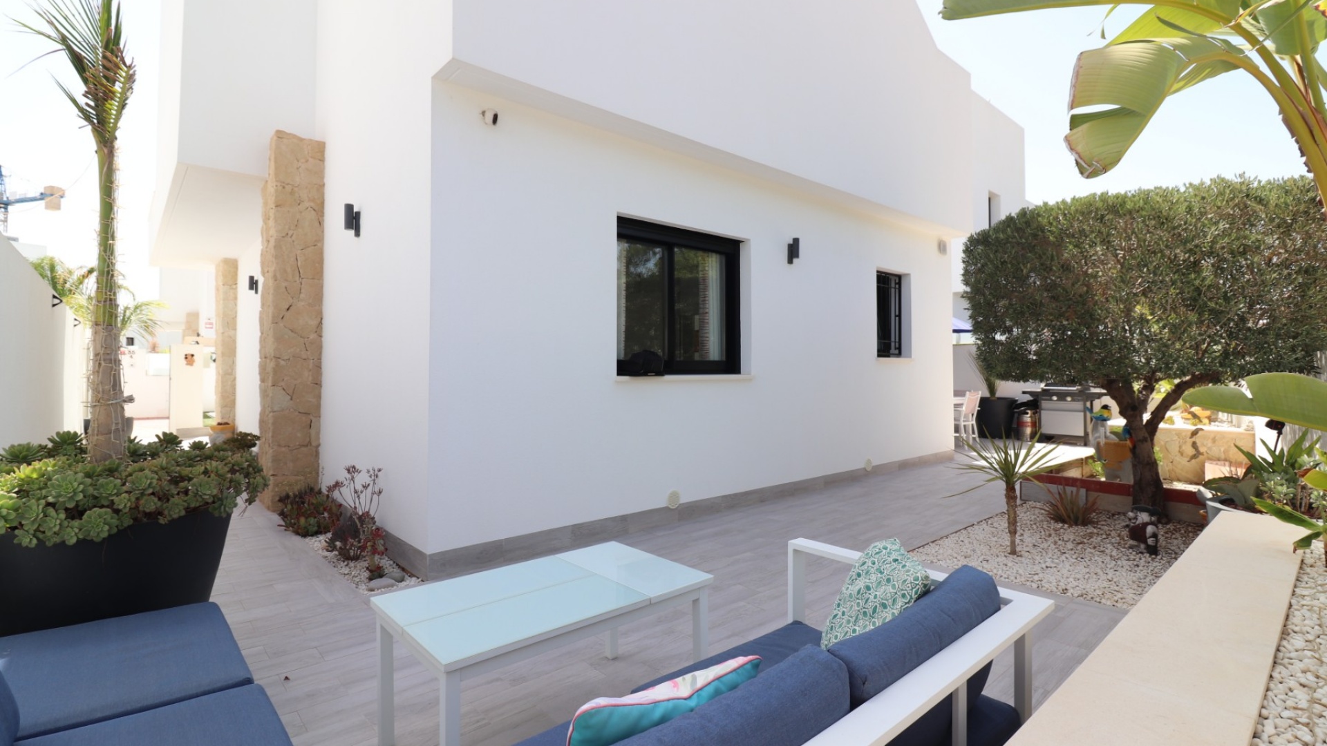 Resale - Villa - Los Montesinos - La Herrada