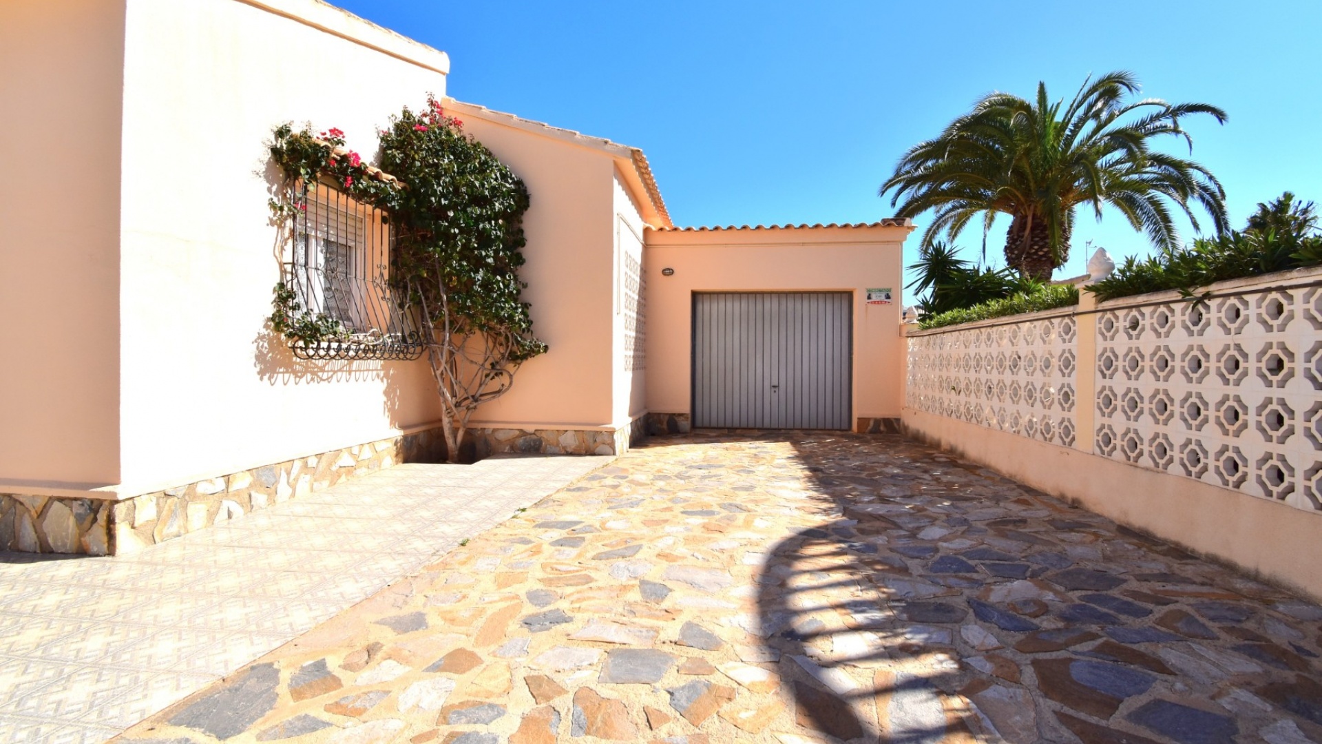 Resale - Villa - Orihuela Costa - La Florida