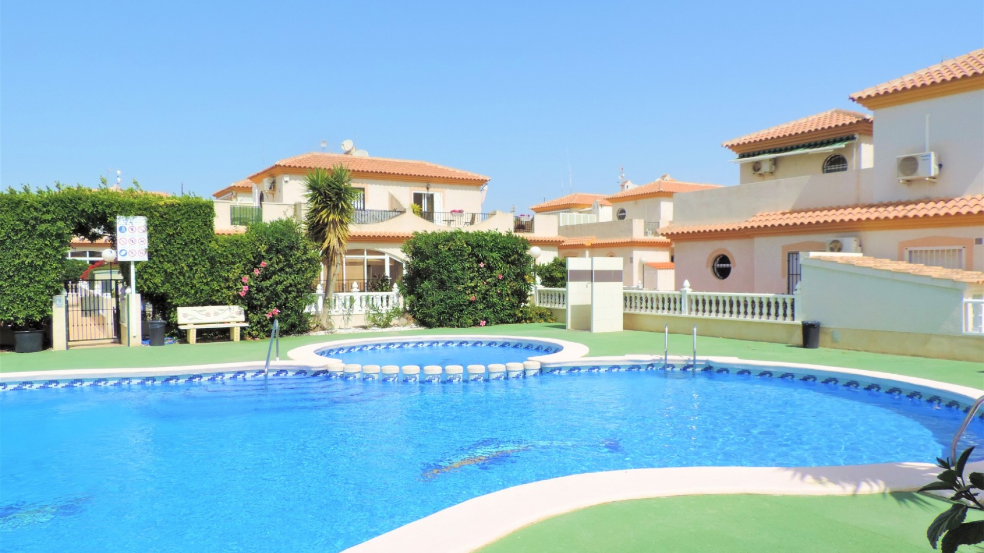 Resale - Villa - Orihuela Costa - Playa Flamenca