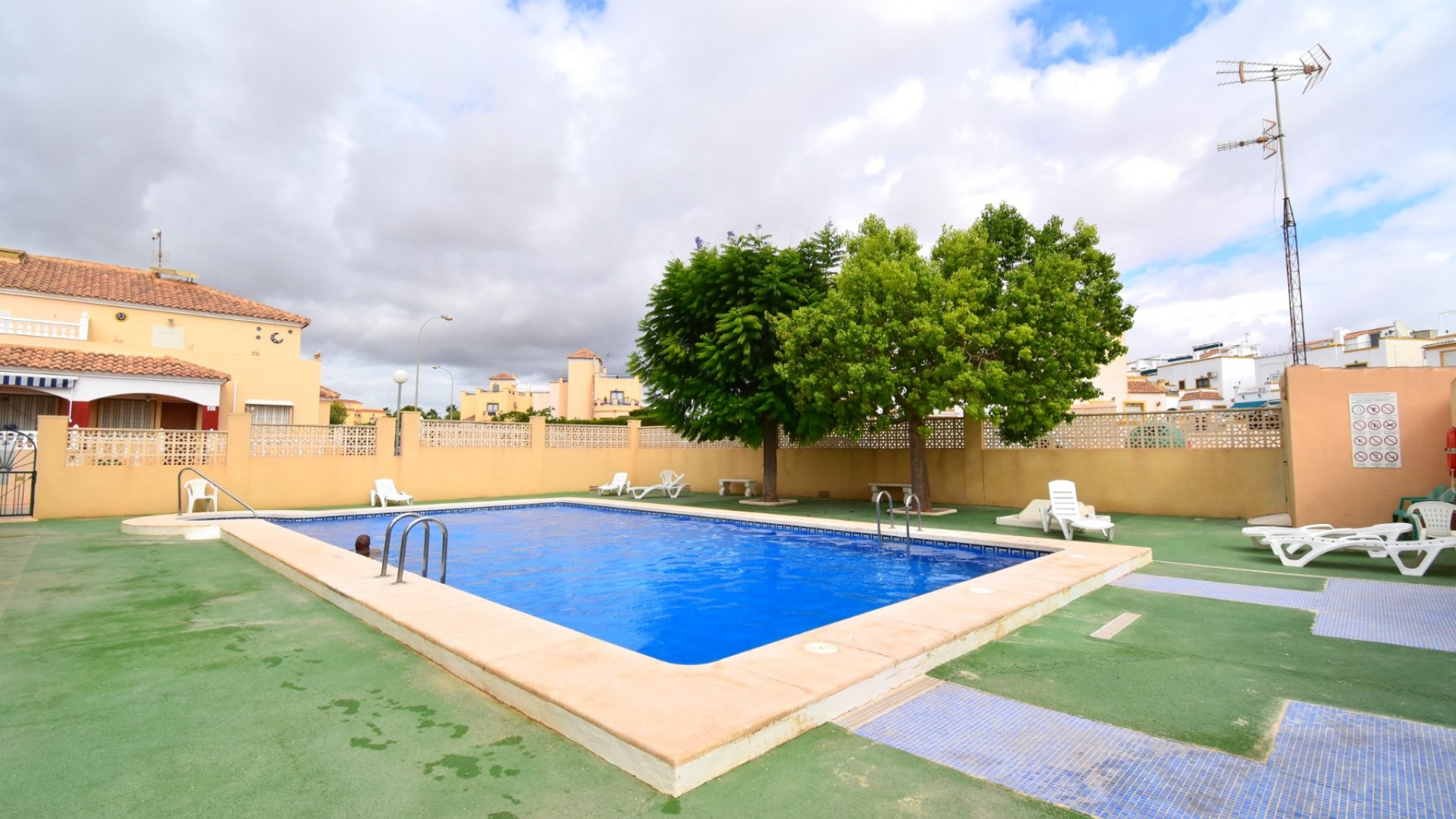 Resale - Villa - Orihuela Costa - Playa Flamenca