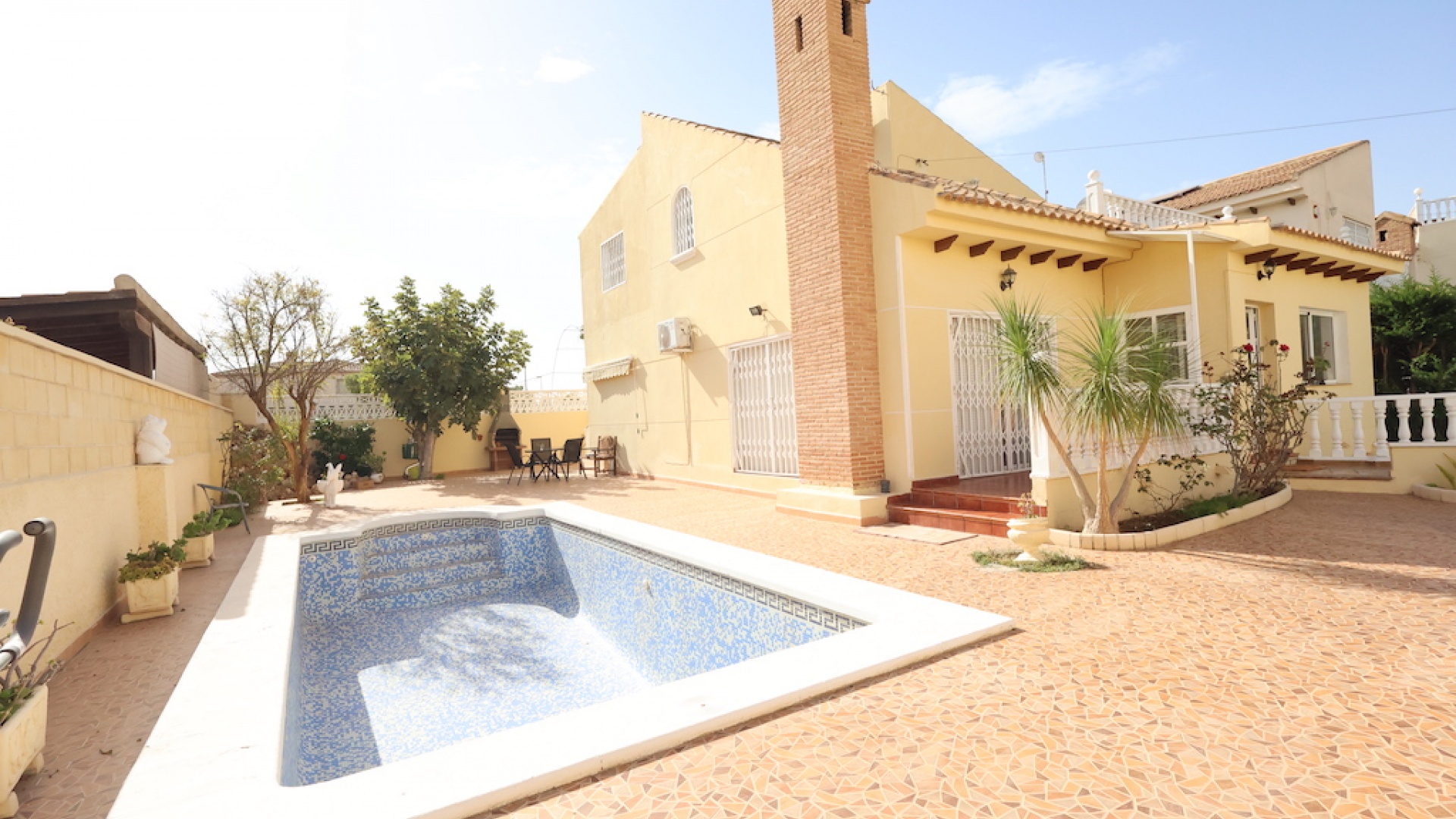 Resale - Villa - Playa Flamenca - beachside playa flamenca