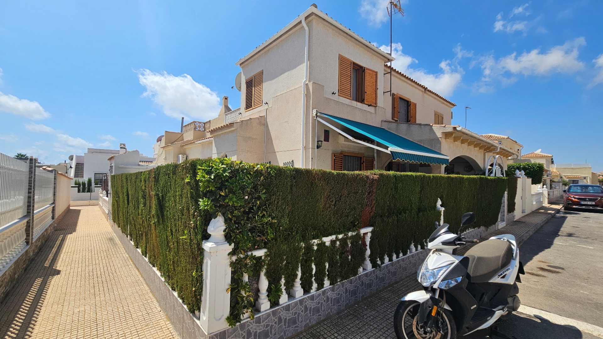 Resale - Villa - Playa Flamenca - serena