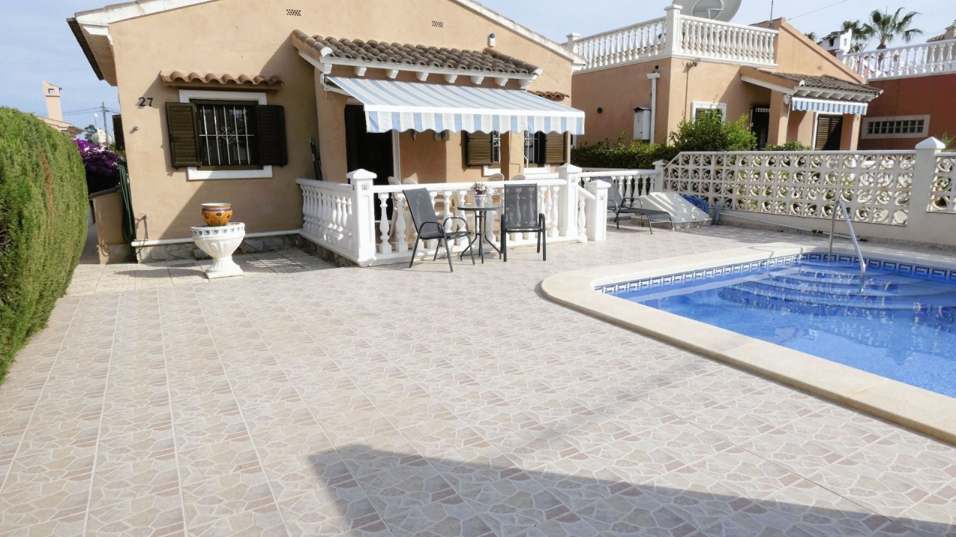 Resale - Villa - Playa Flamenca - Urb Horizonte