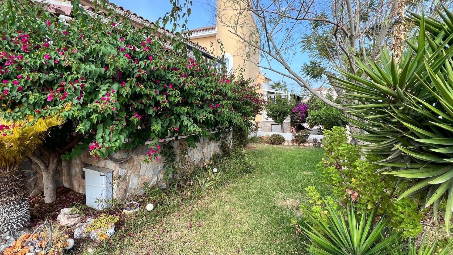 Resale - Villa - Playa Flamenca - Urb Horizonte