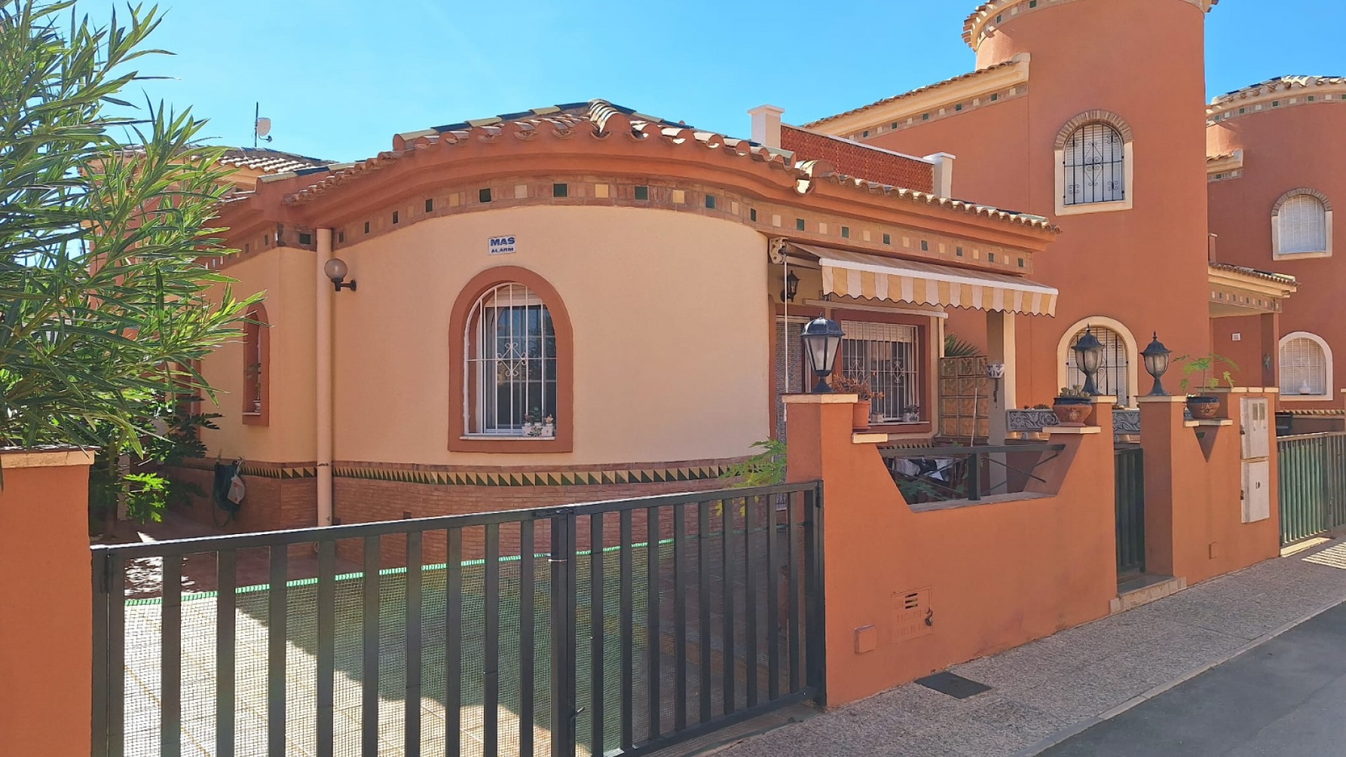 Resale - Villa - Playa Flamenca - villas san luis