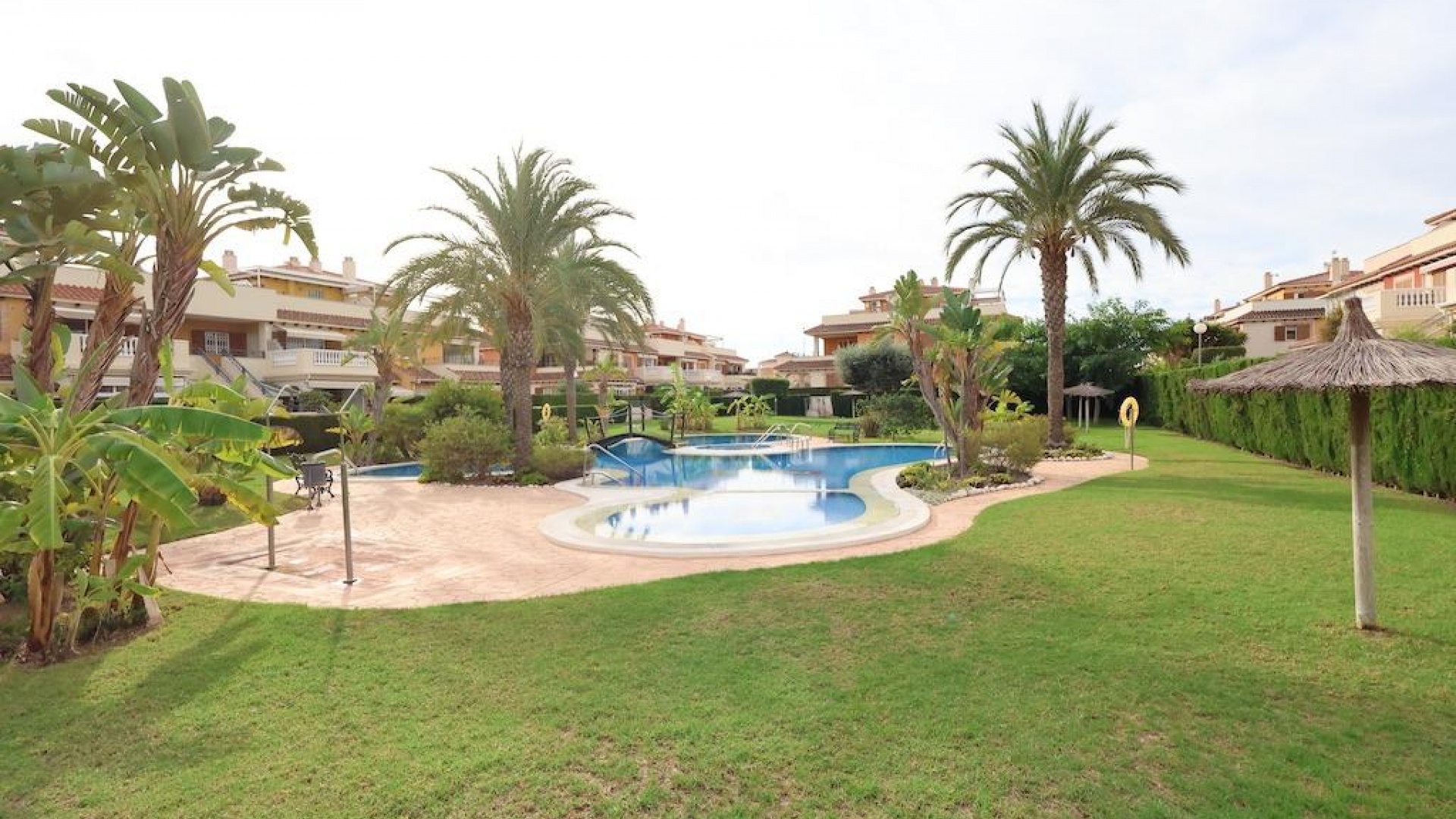 Resale - Villa - Playa Flamenca - zeniamar