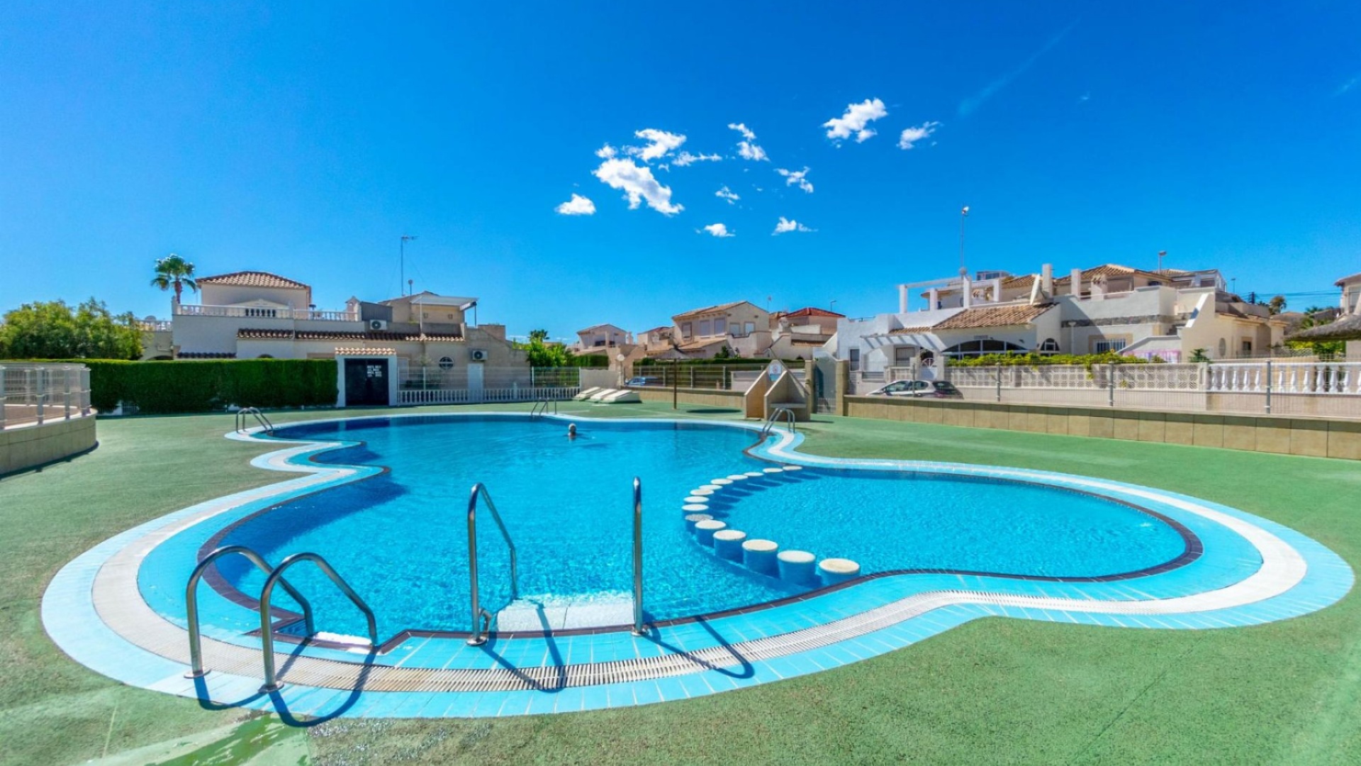 Resale - Villa - Punta Prima - serena