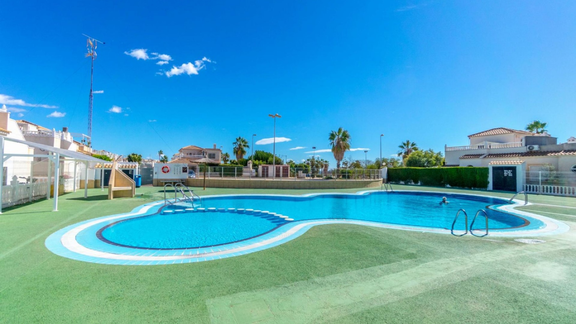 Resale - Villa - Punta Prima - serena