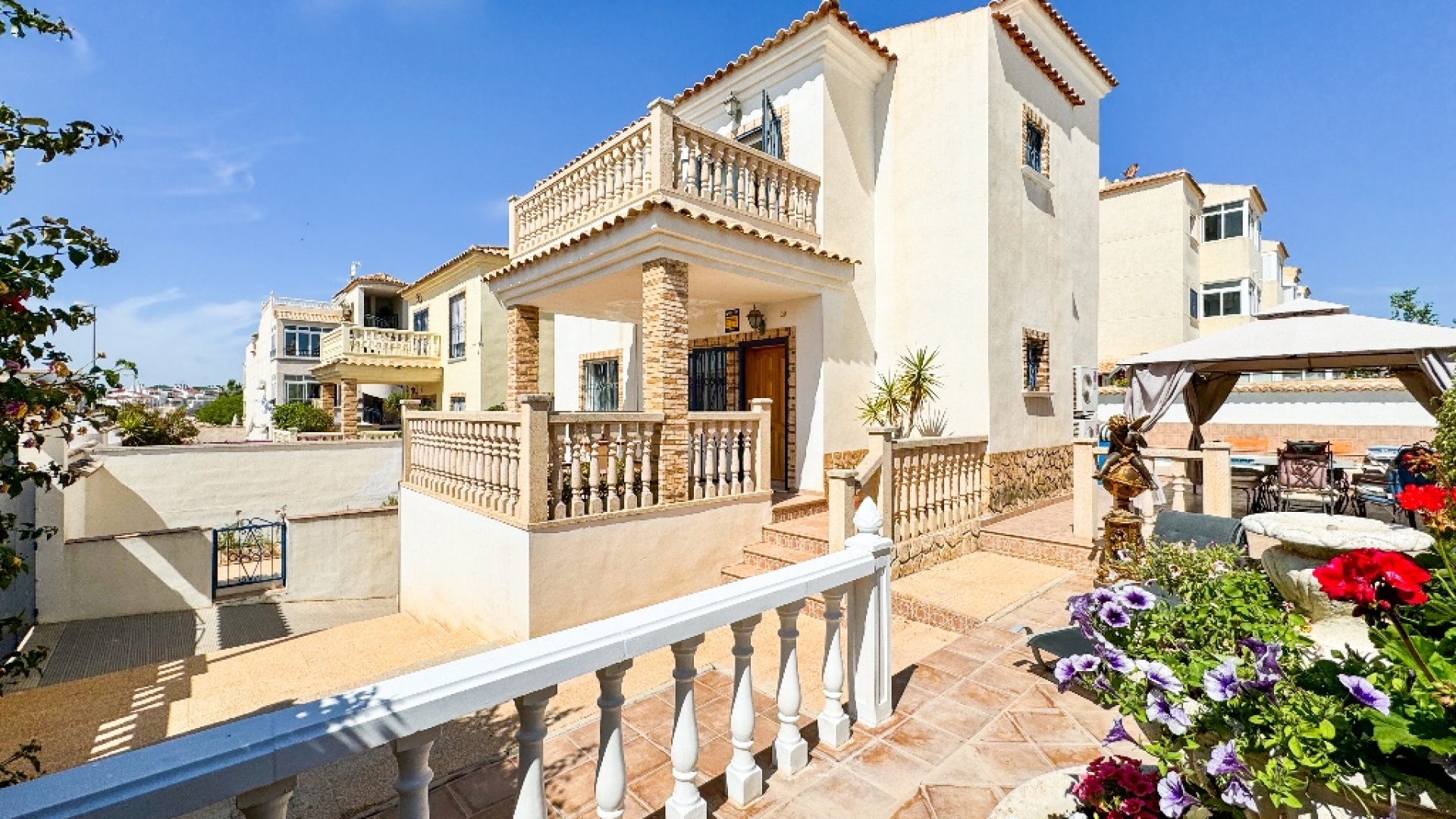 Resale - Villa - Punta Prima