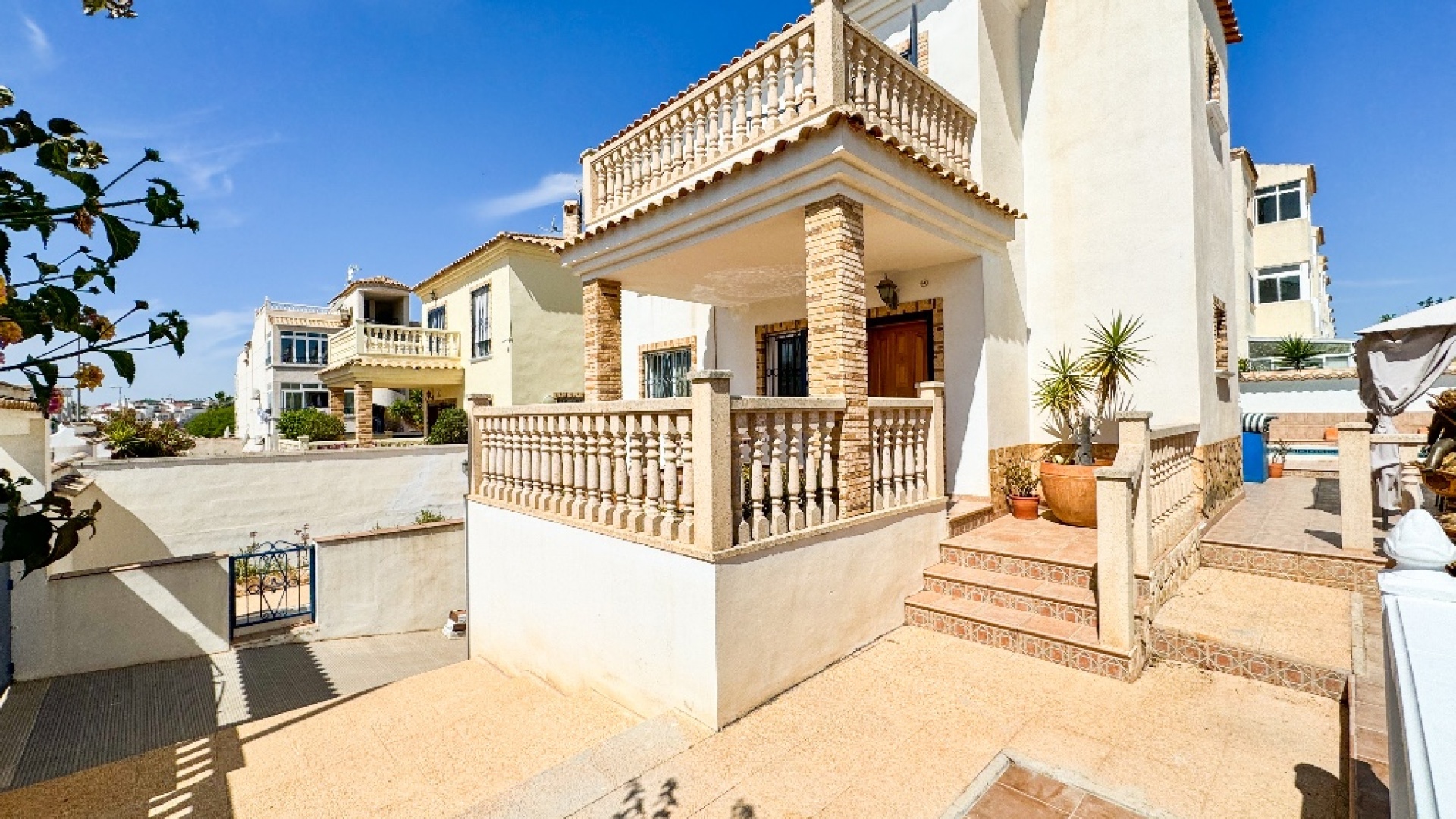 Resale - Villa - Punta Prima