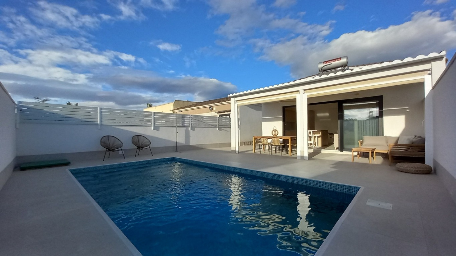 Resale - Villa - Torrevieja - El Chaparral