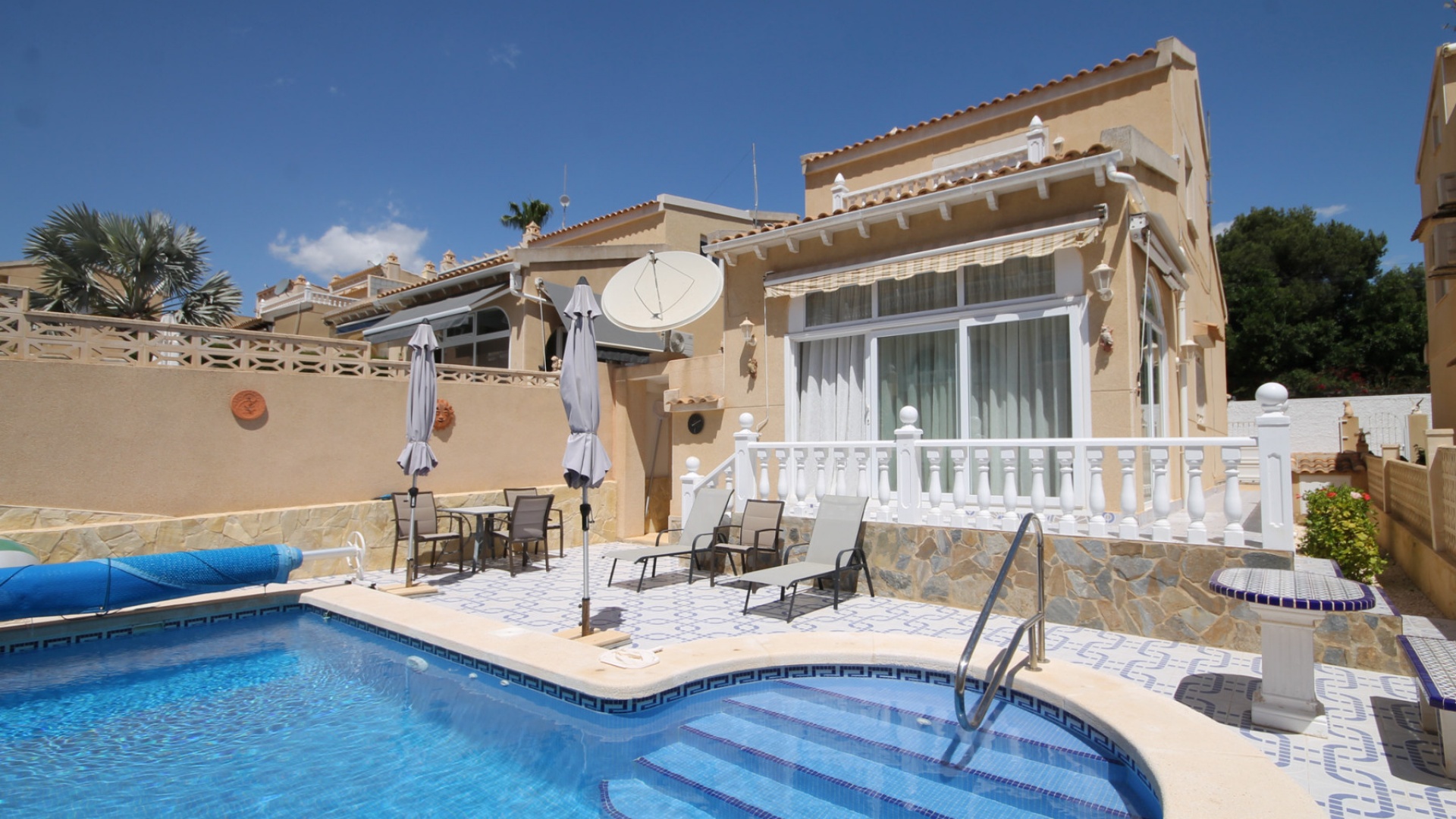 Resale - Villa - Villamartin - blue lagoon