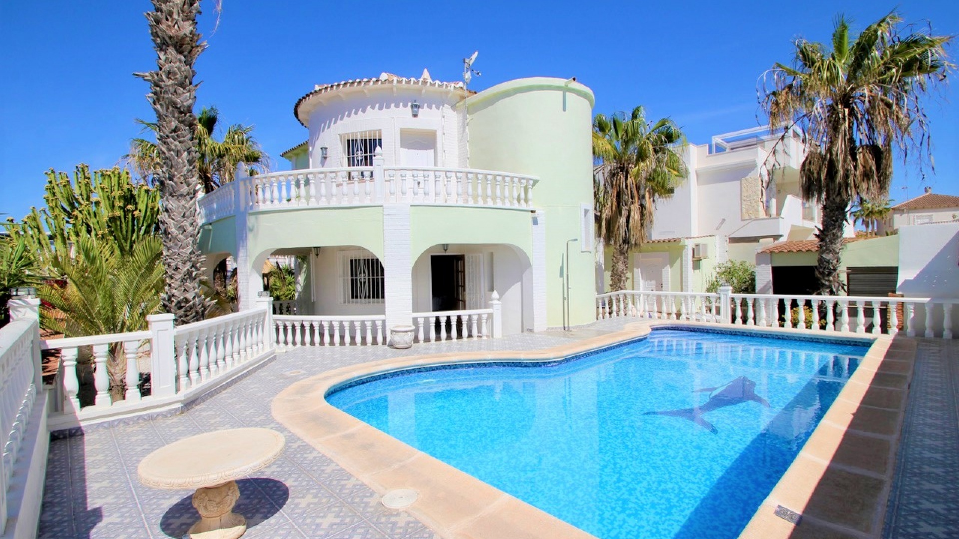 Resale - Villa - Villamartin - blue lagoon