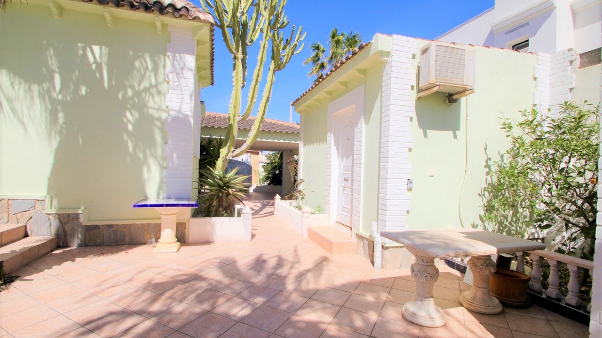 Resale - Villa - Villamartin - blue lagoon