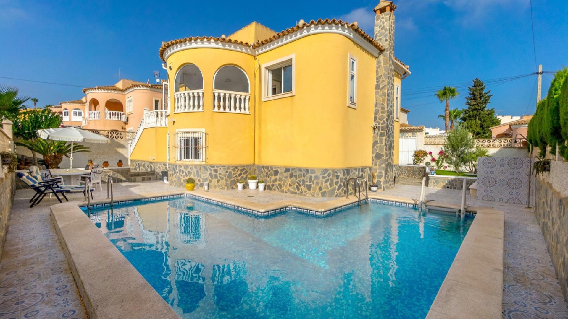 Resale - Villa - Villamartin - blue lagoon