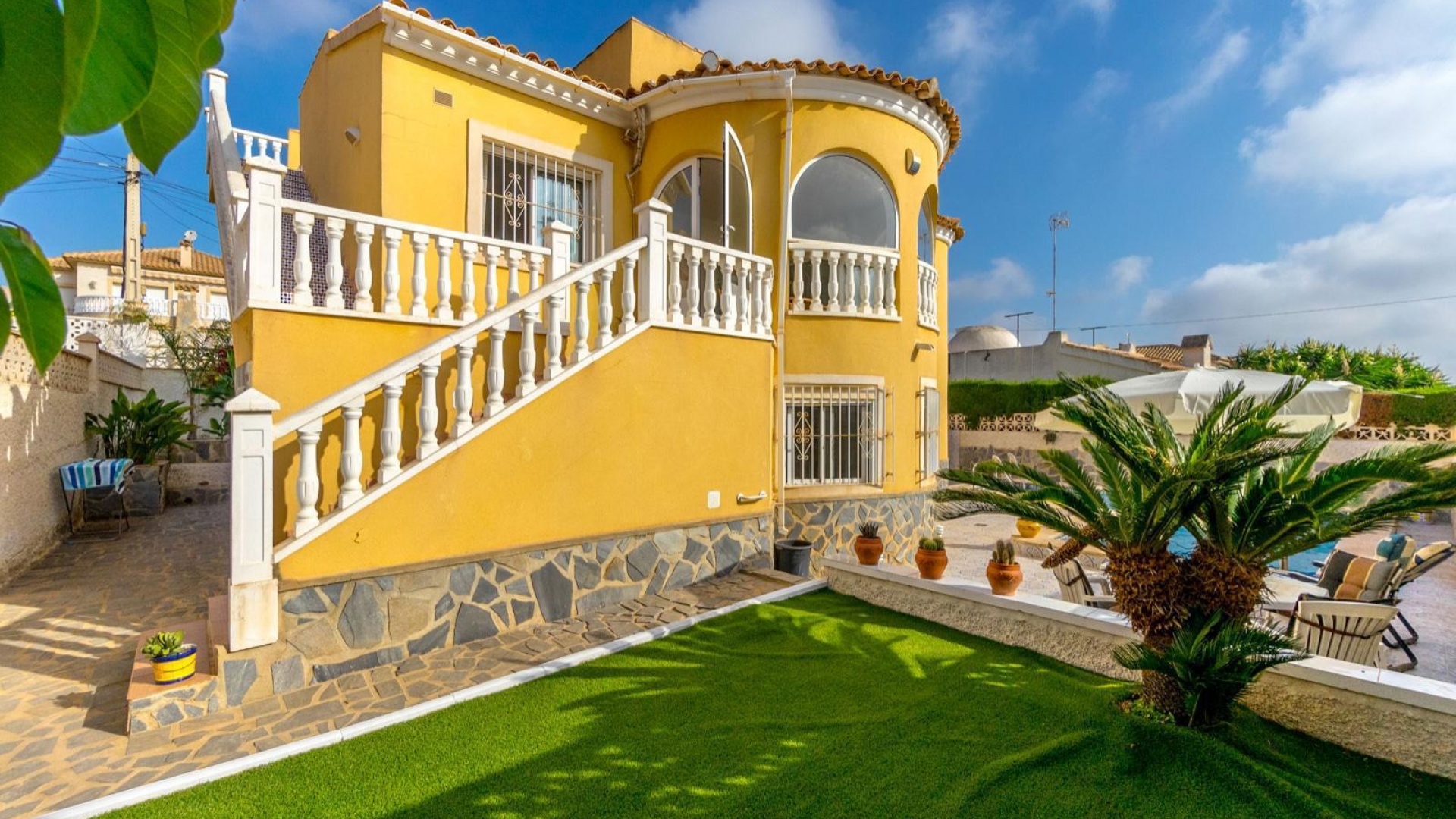 Resale - Villa - Villamartin - blue lagoon