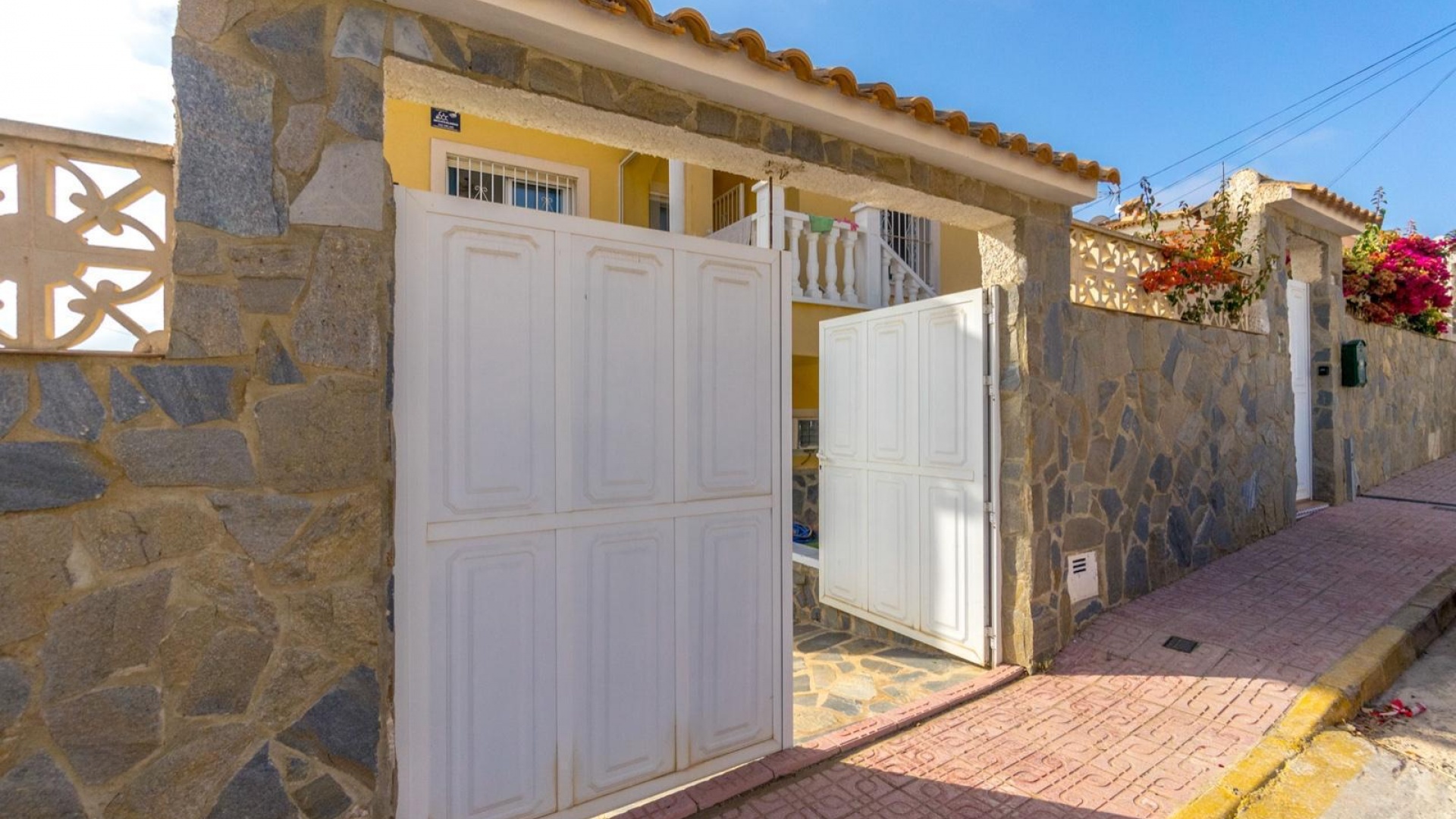 Resale - Villa - Villamartin - blue lagoon