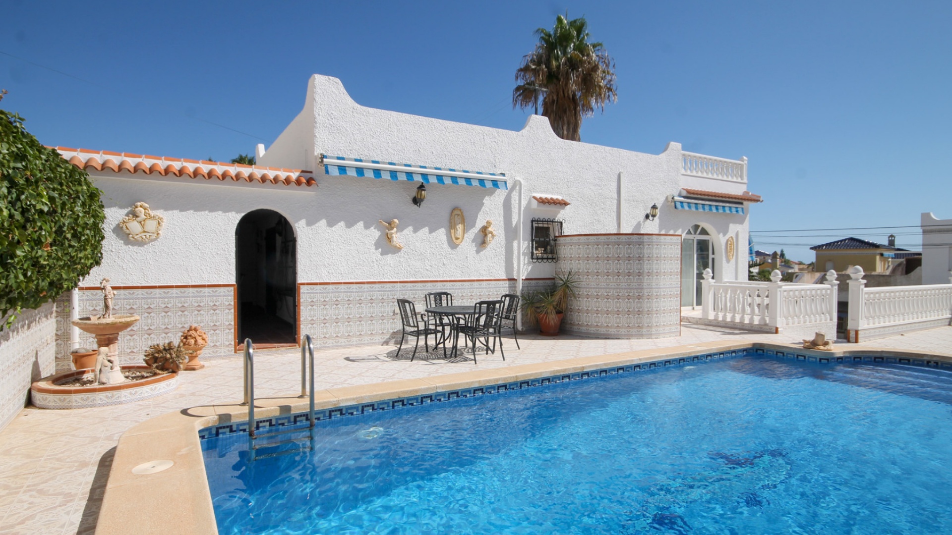 Resale - Villa - Villamartin - blue lagoon