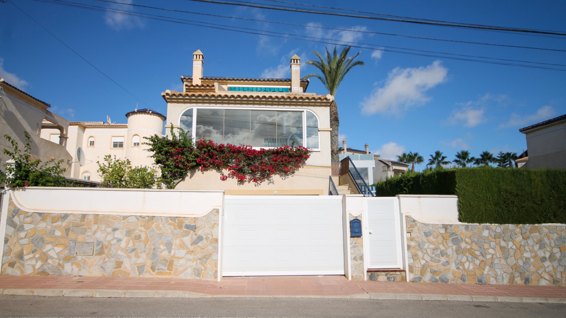 Resale - Villa - Villamartin - blue lagoon