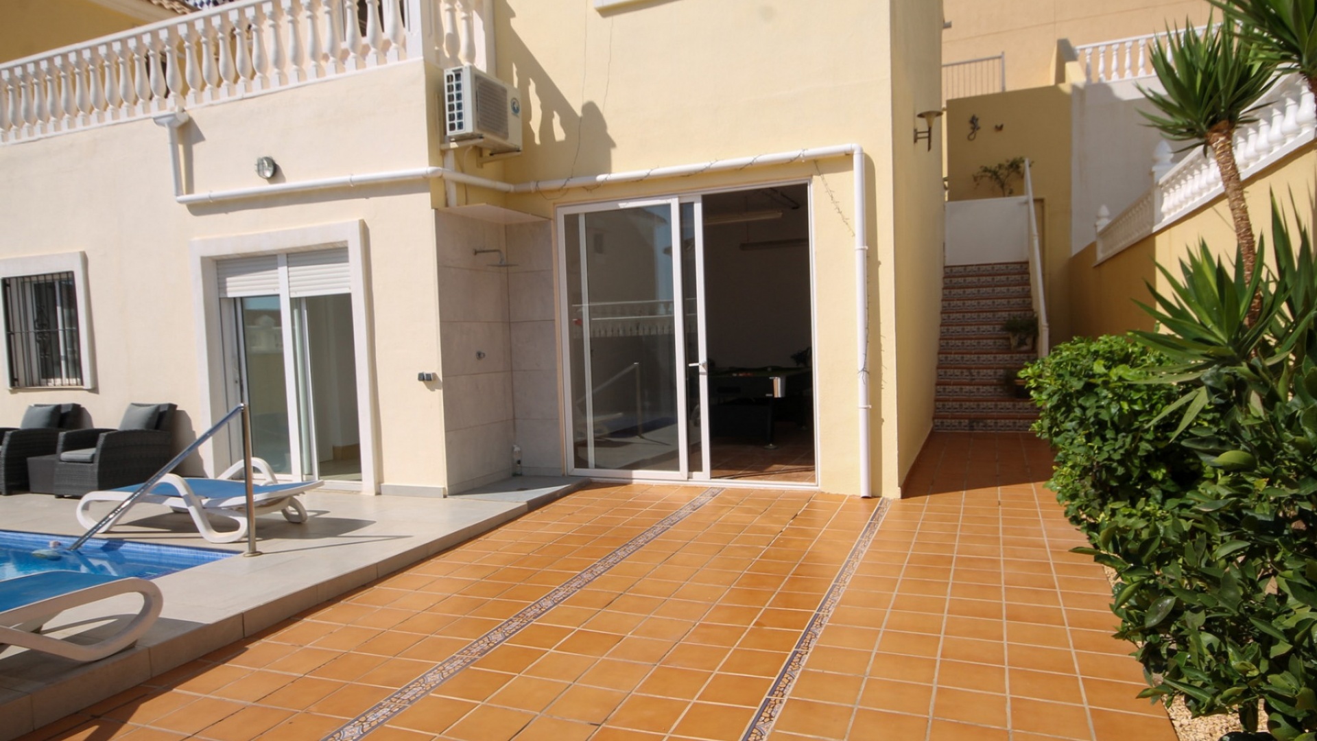 Resale - Villa - Villamartin - bosque de las lomas