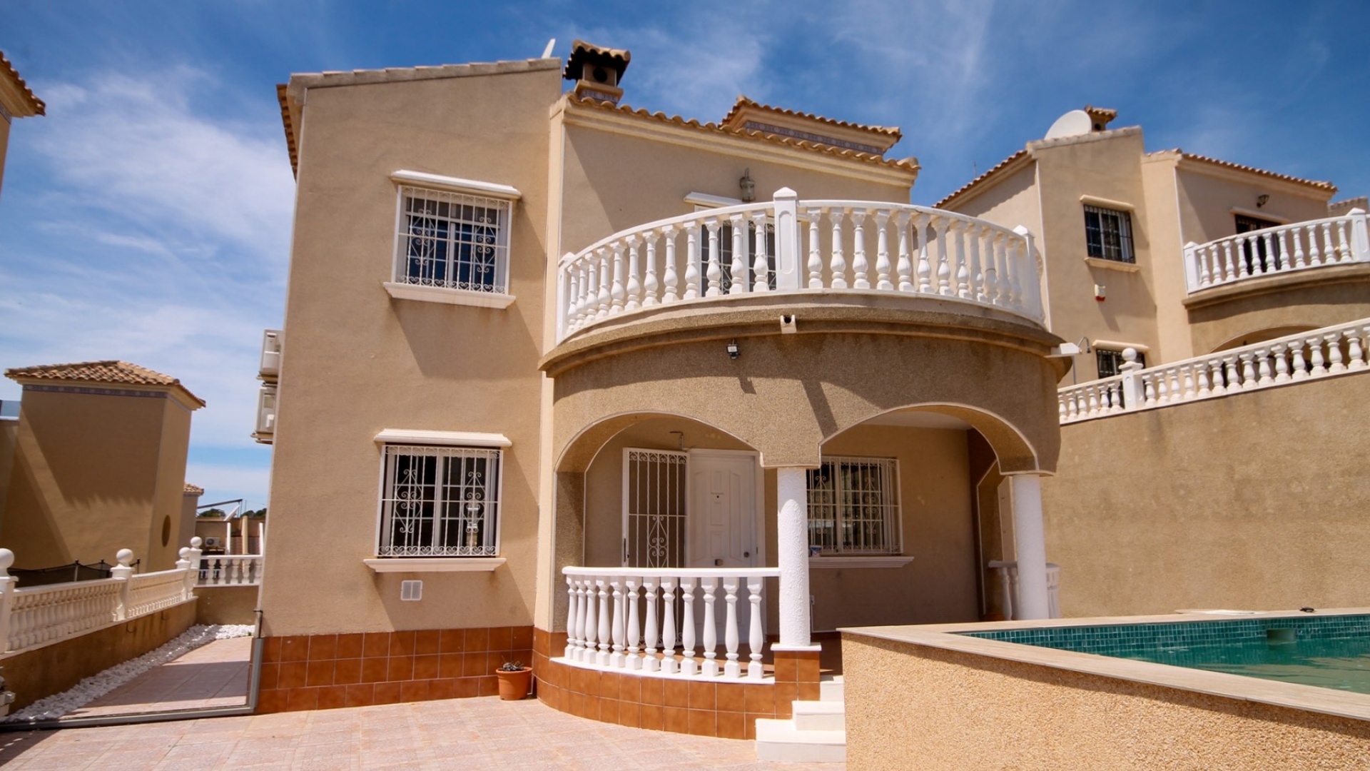 Resale - Villa - Villamartin - El Galan