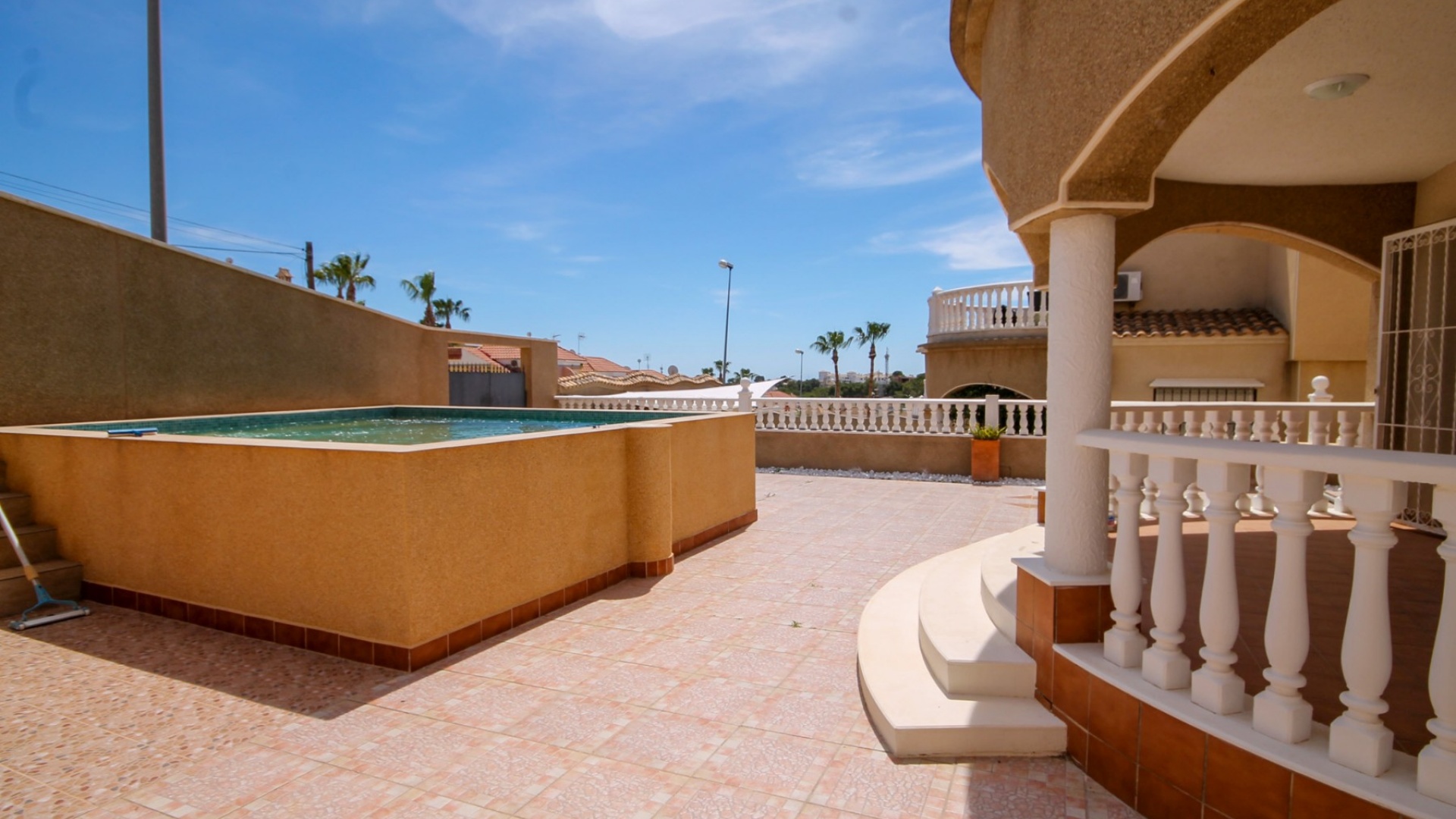 Resale - Villa - Villamartin - El Galan